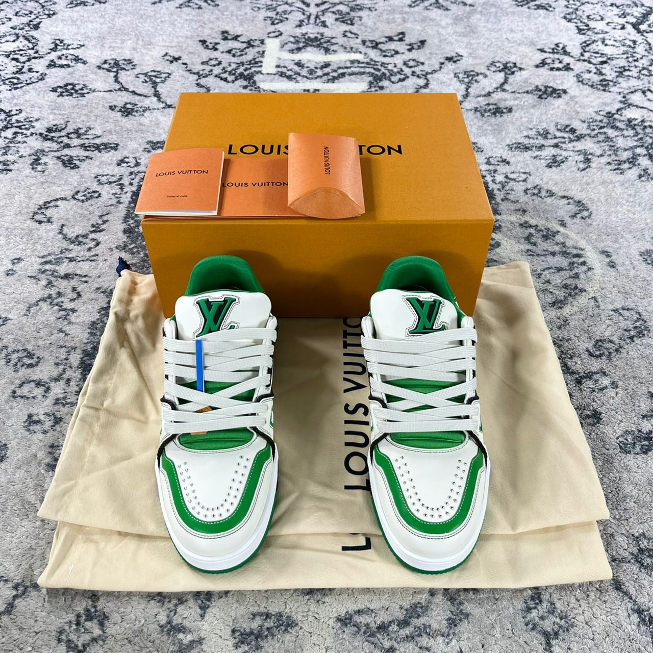 UNISEX SNEAKERS SHOES