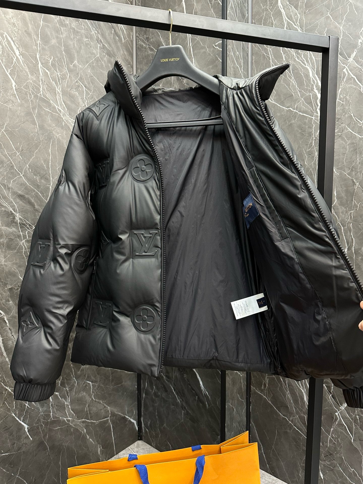 PUFFER JACKET