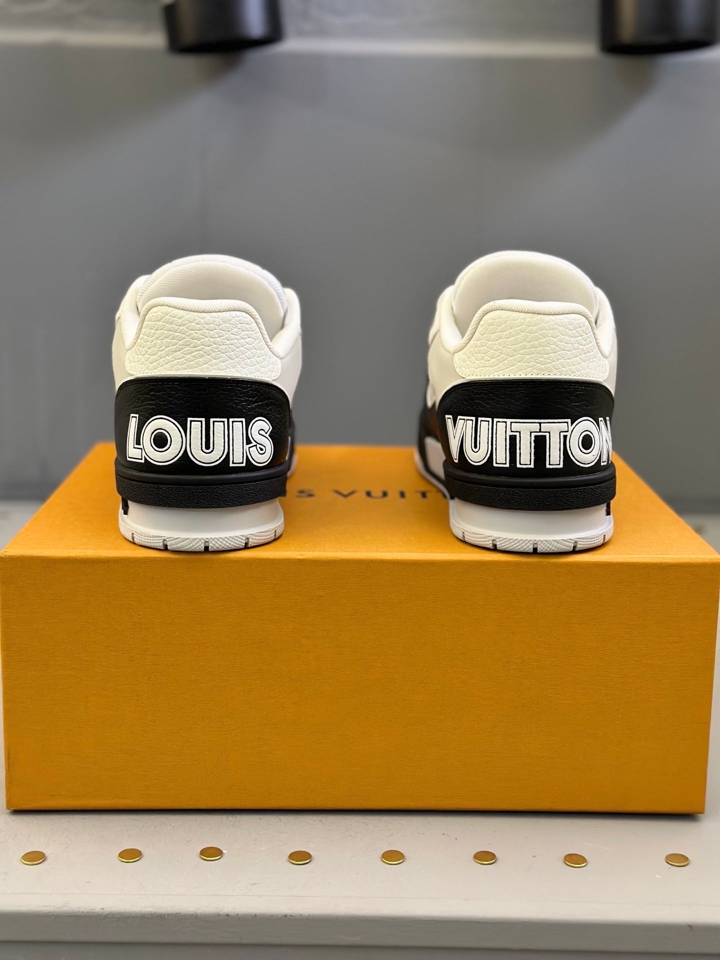 UNISEX SNEAKERS