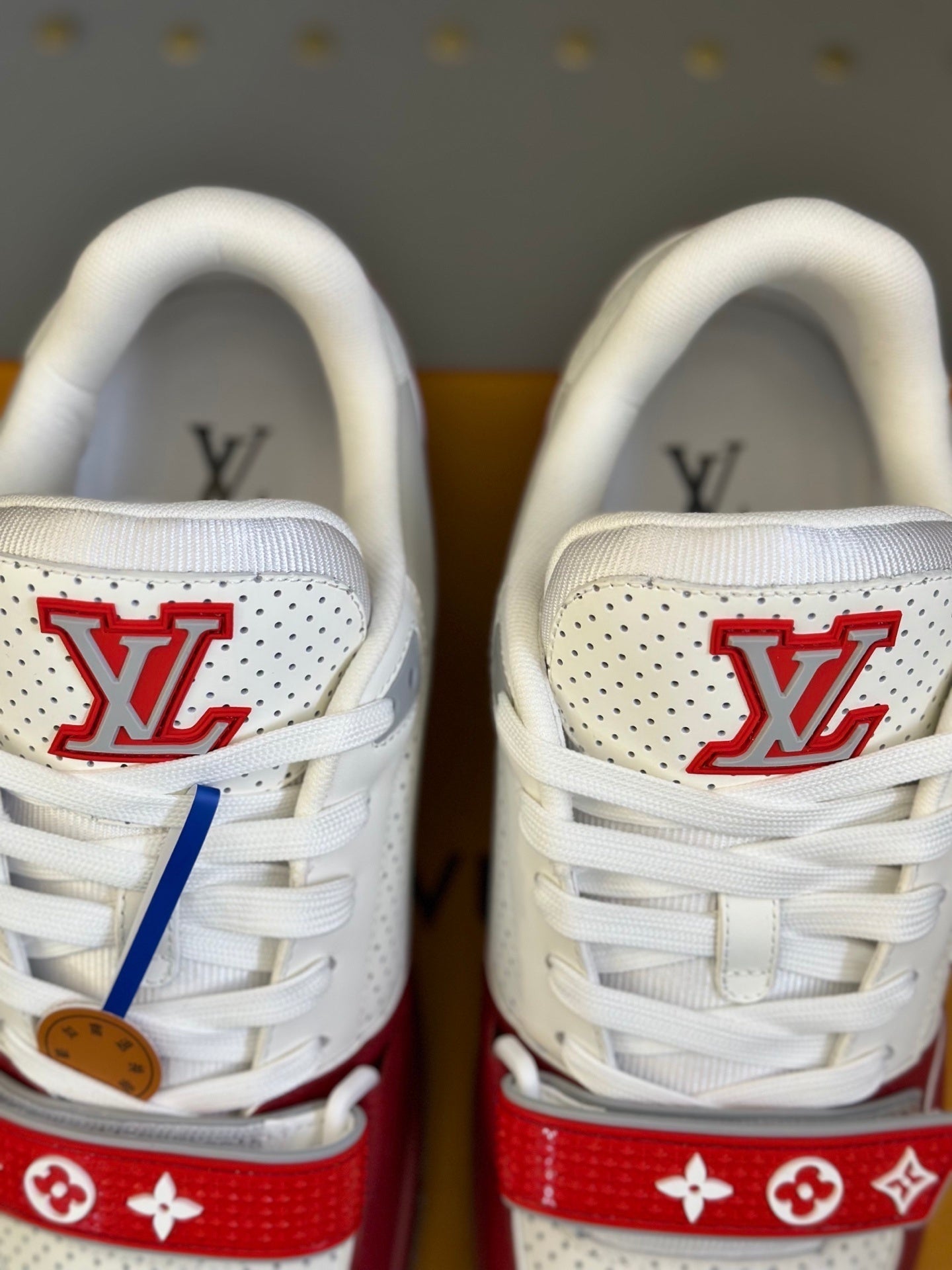 UNISEX SNEAKERS