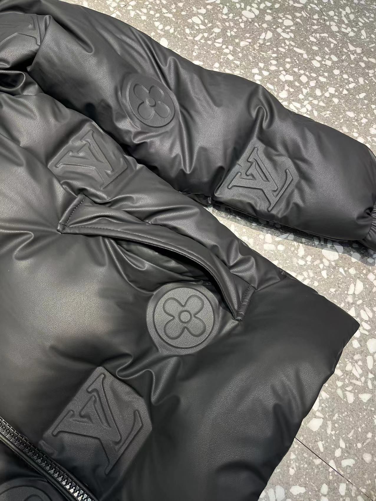PUFFER JACKET