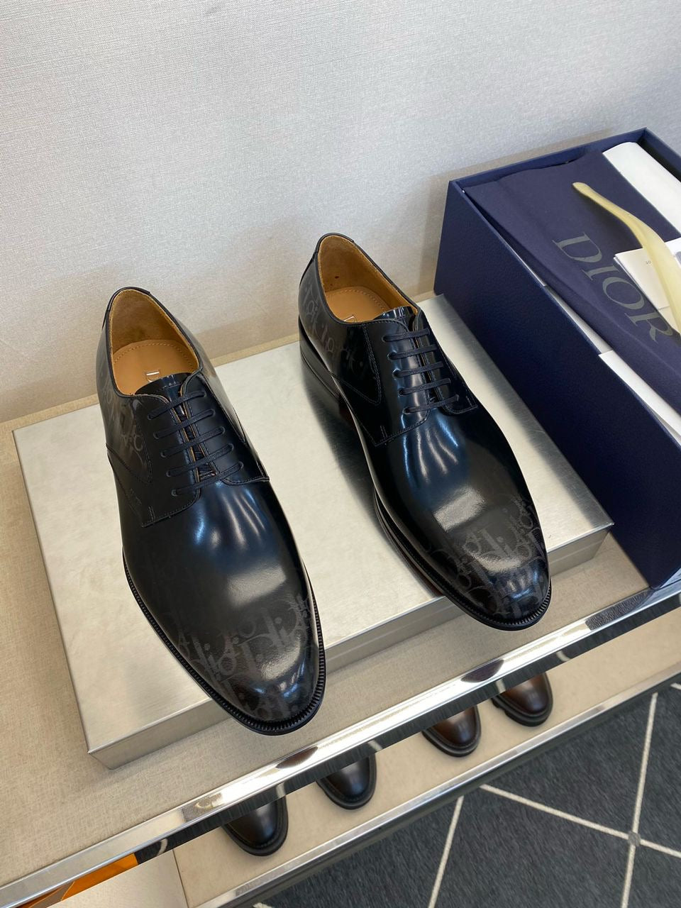 Formal shoes