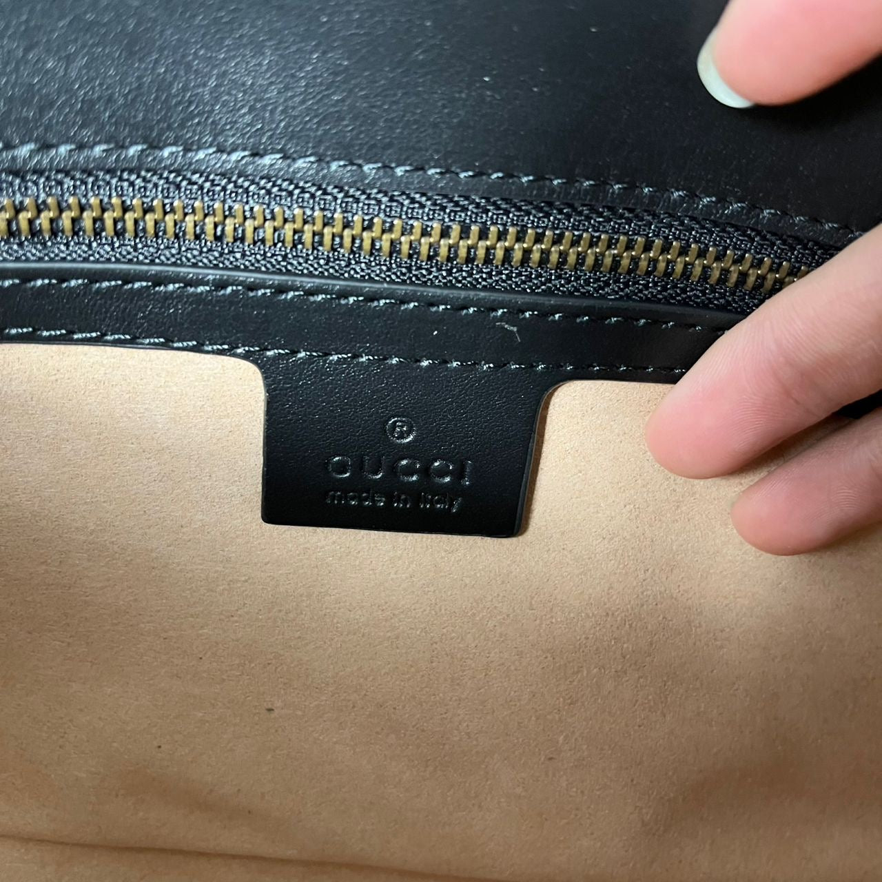 Medium size women bag