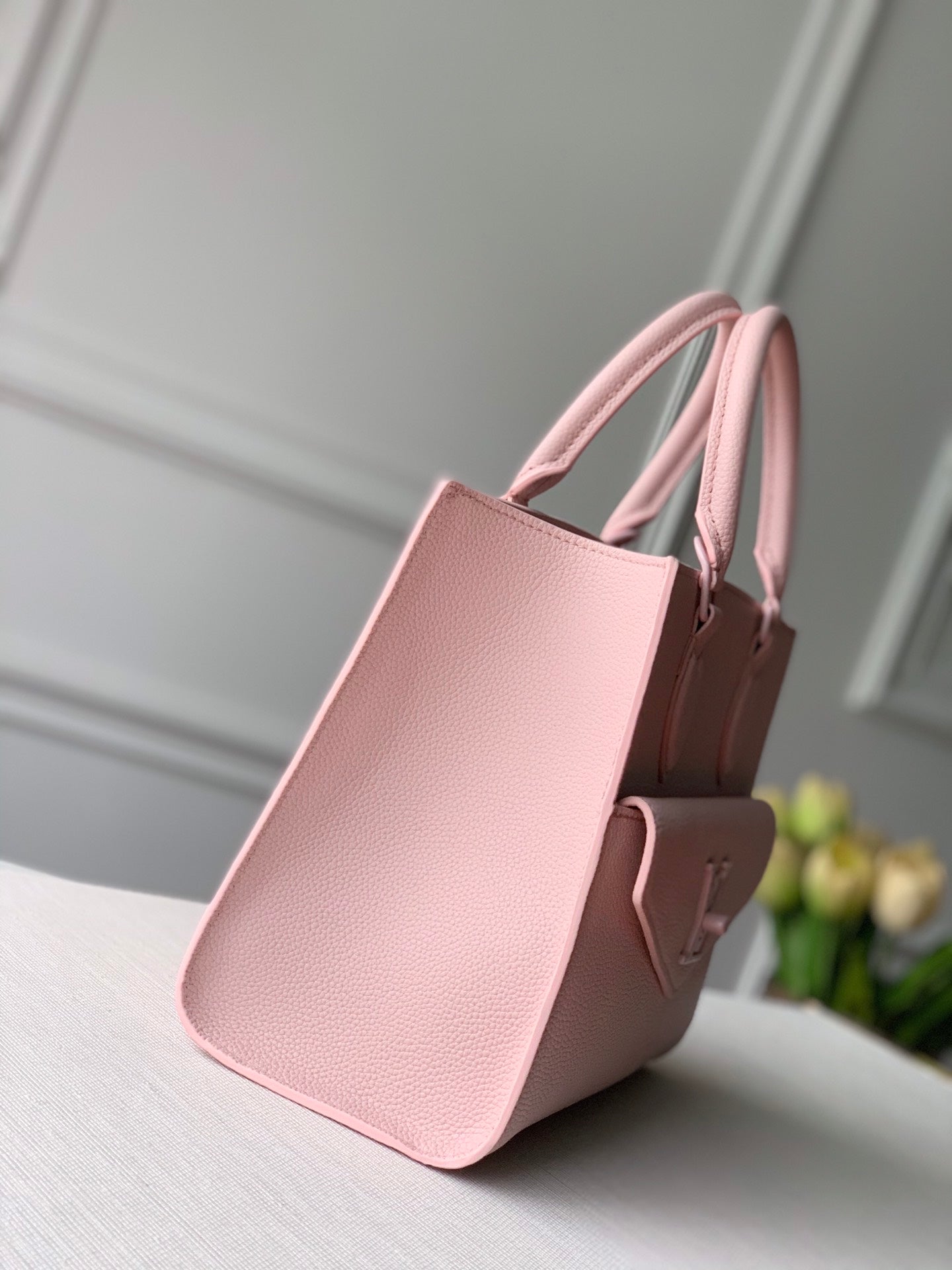 Women bag tote lock me