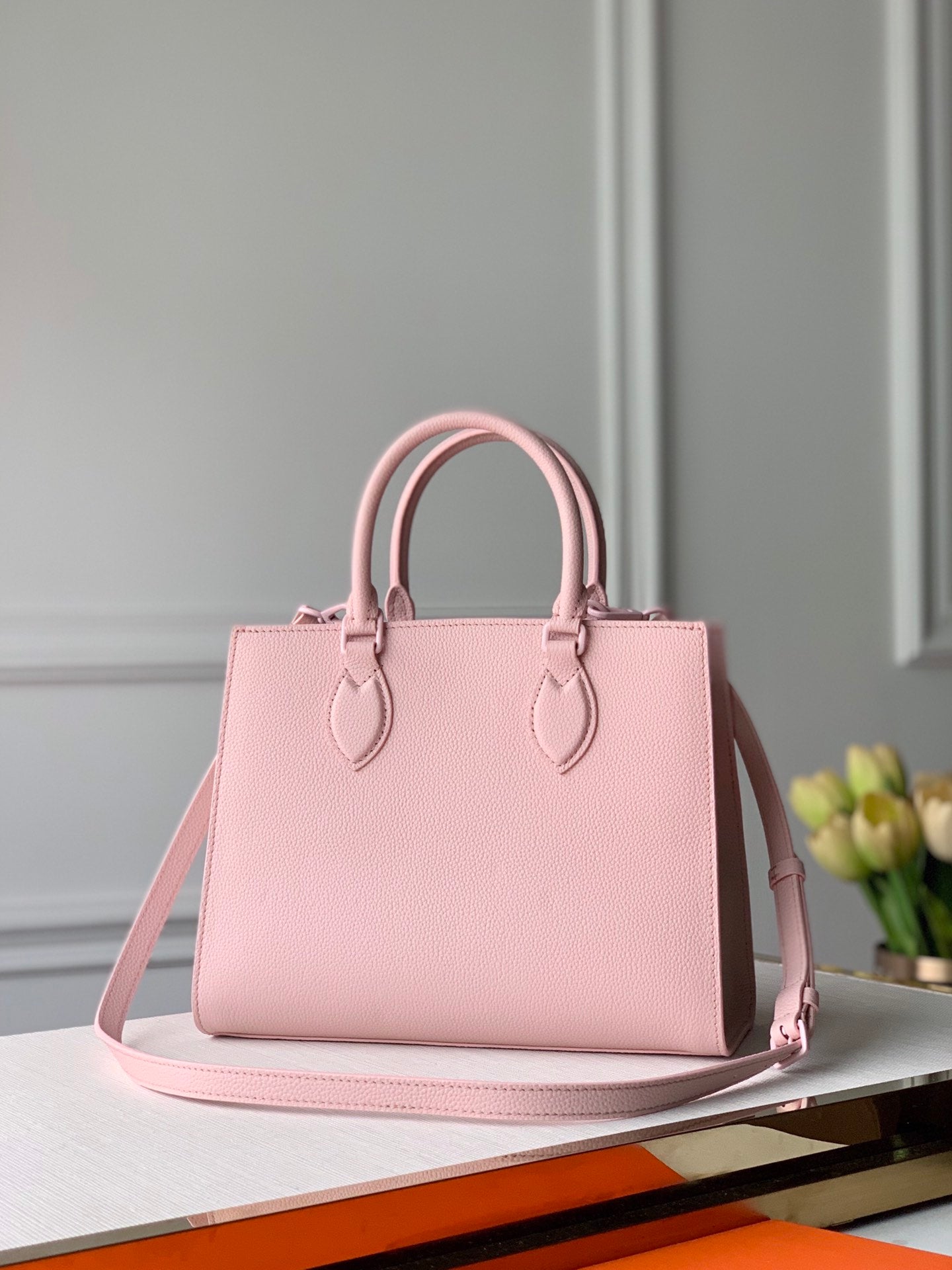 Women bag tote lock me
