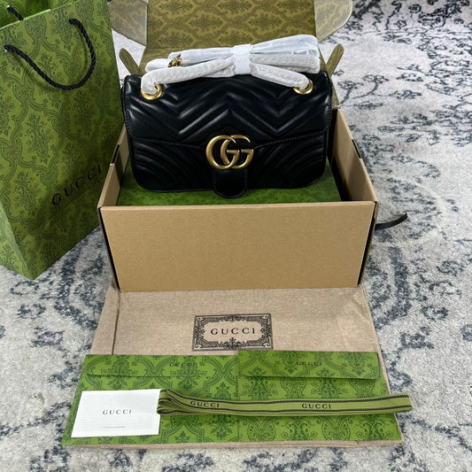 Medium size women bag