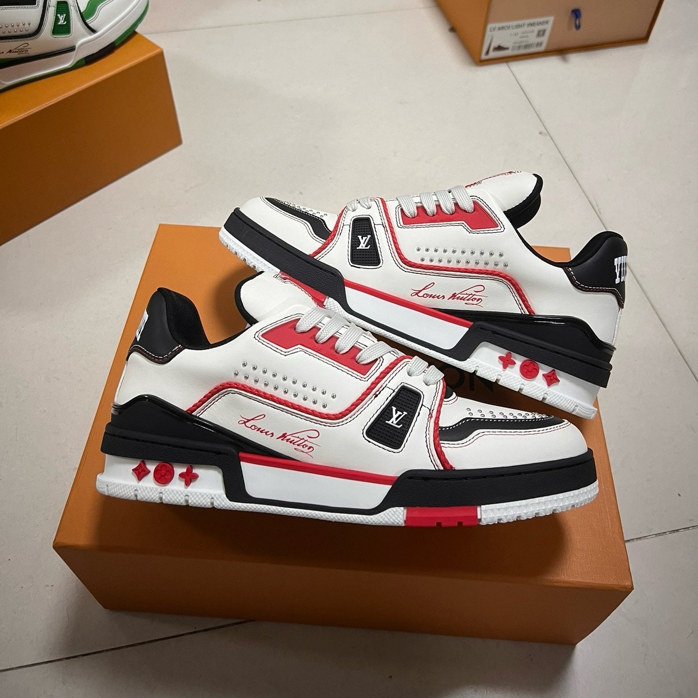 SNEAKERS