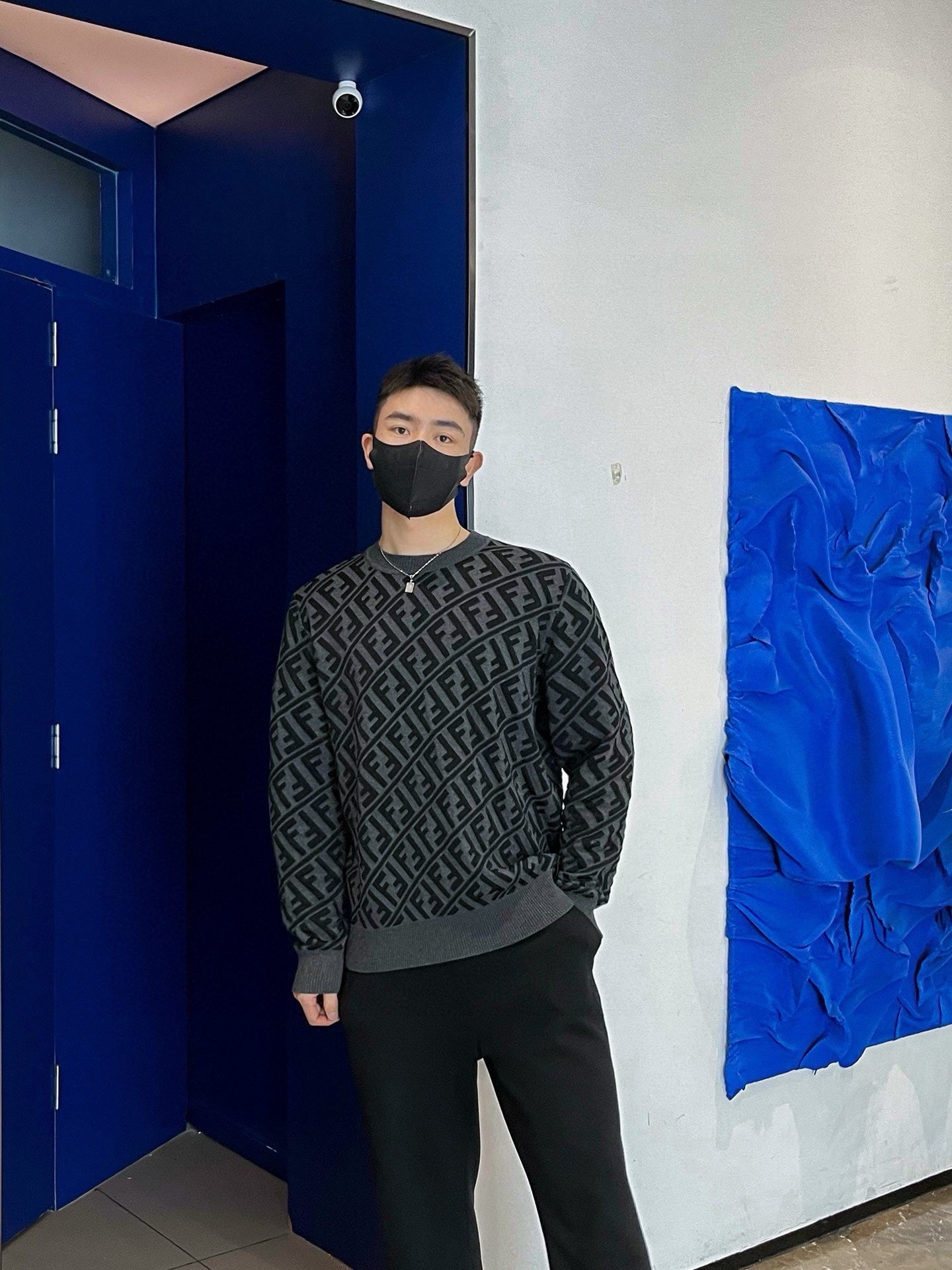 HIGH END SWEATER