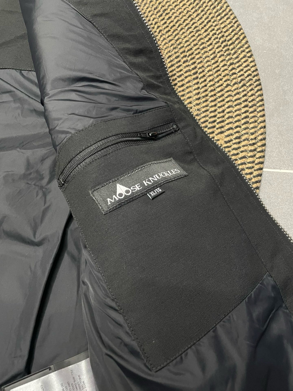 MEN VEST