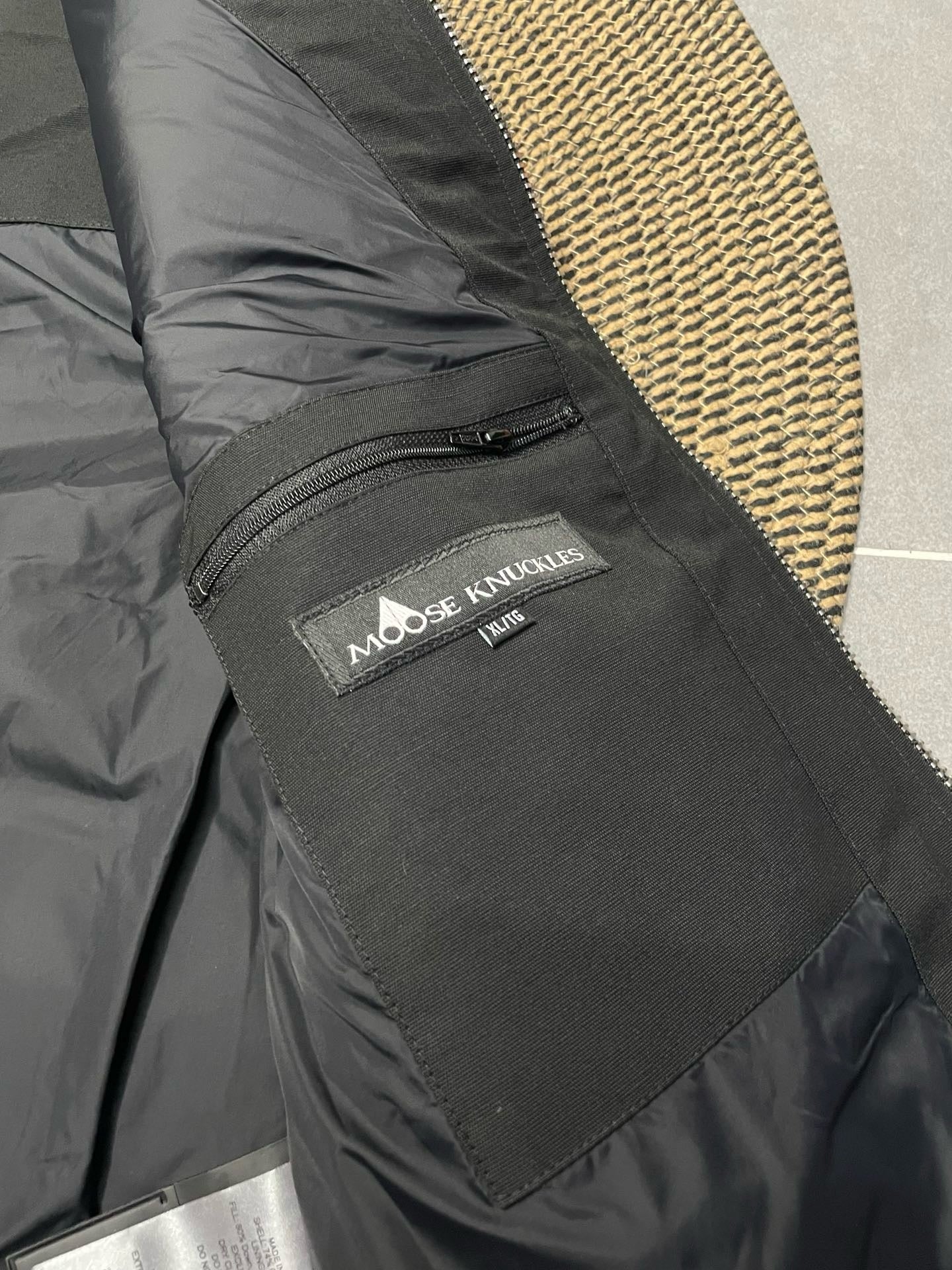 MEN VEST