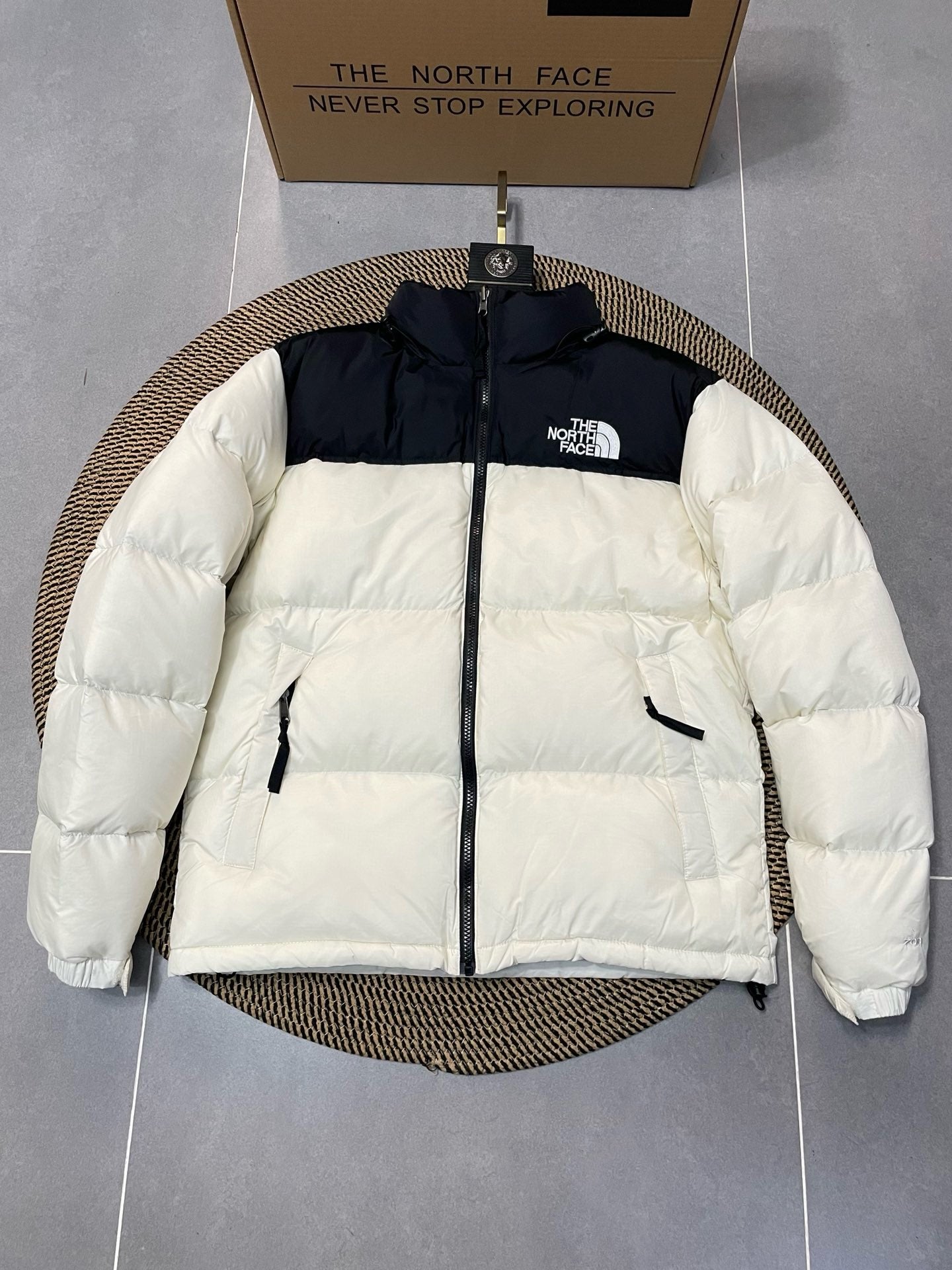 PUFFER JACKET