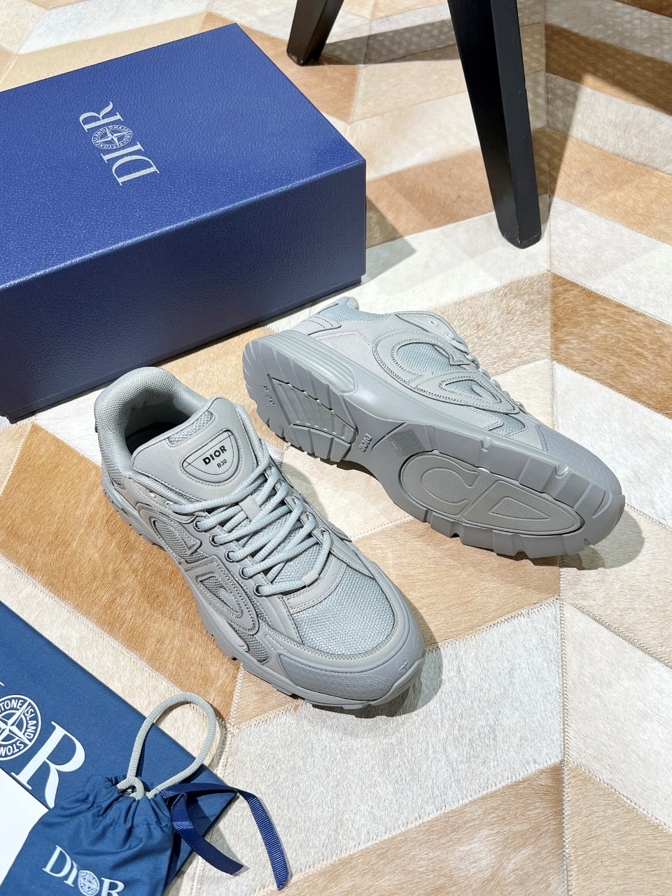 Unisex sneakers