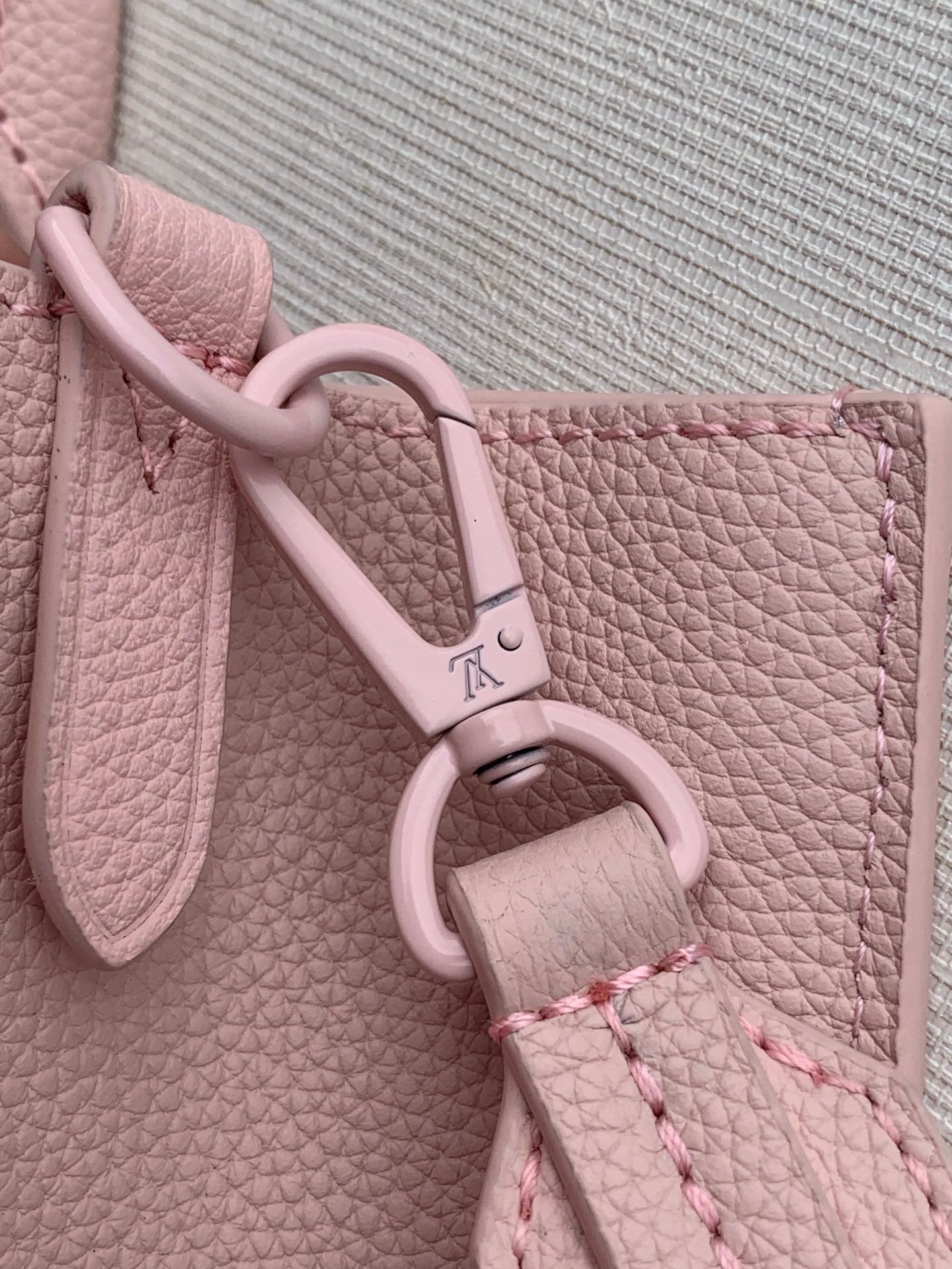 Women bag lockme tote