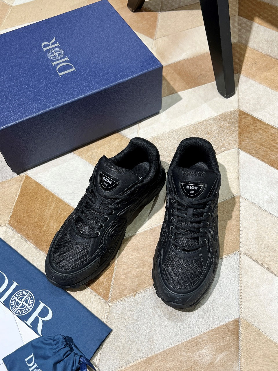 Unisex sneakers
