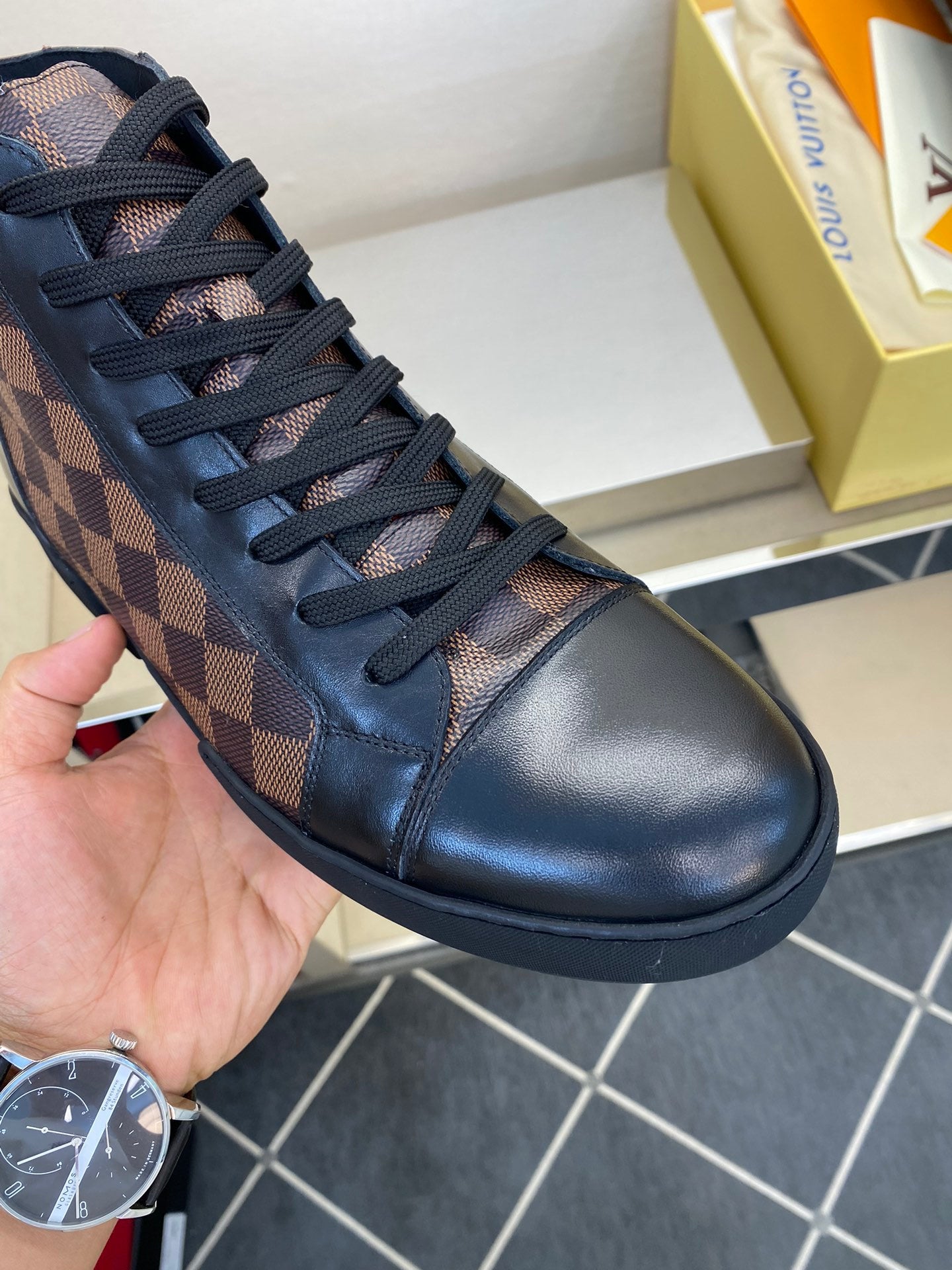 Sneakers