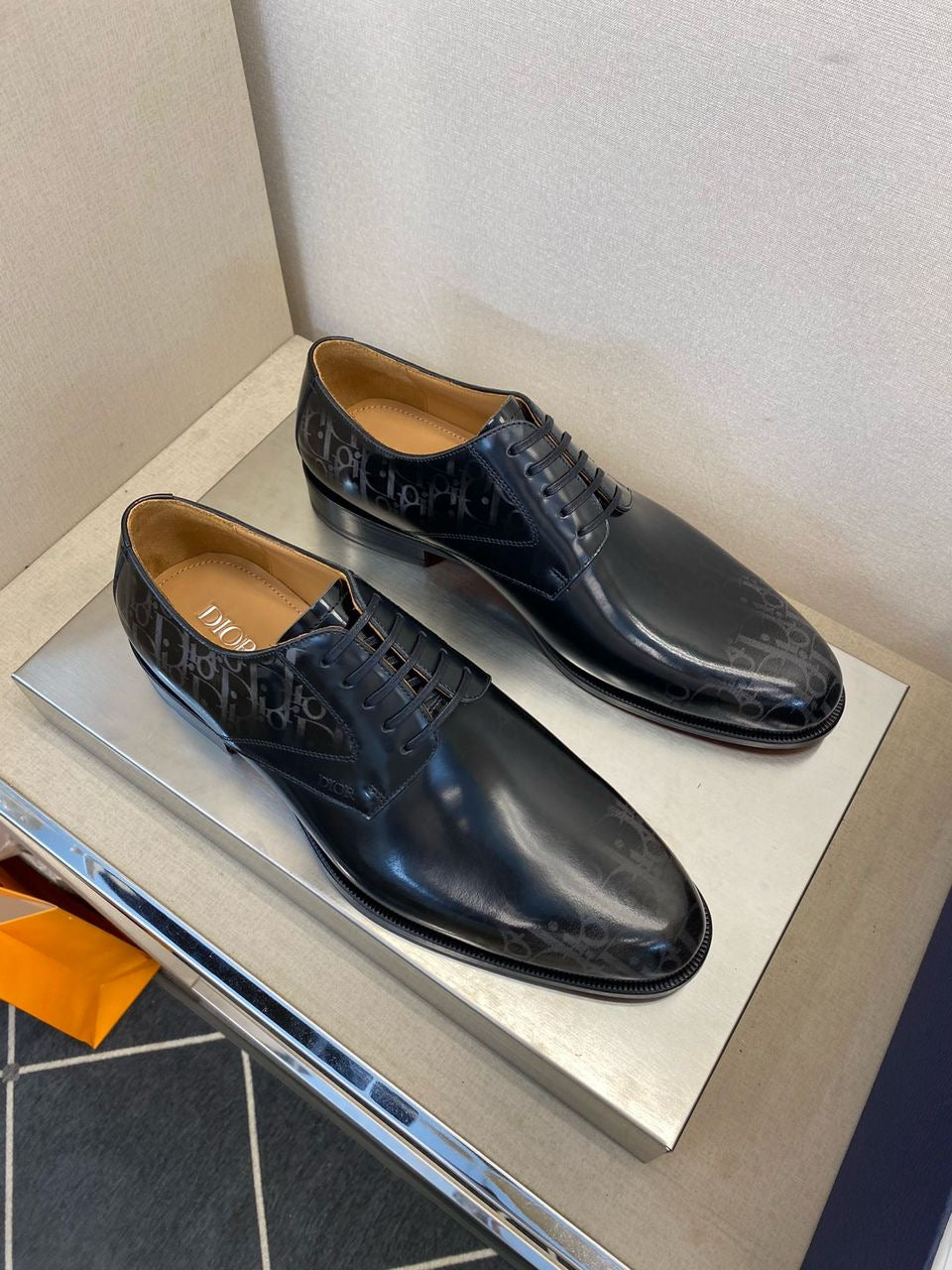 Formal shoes