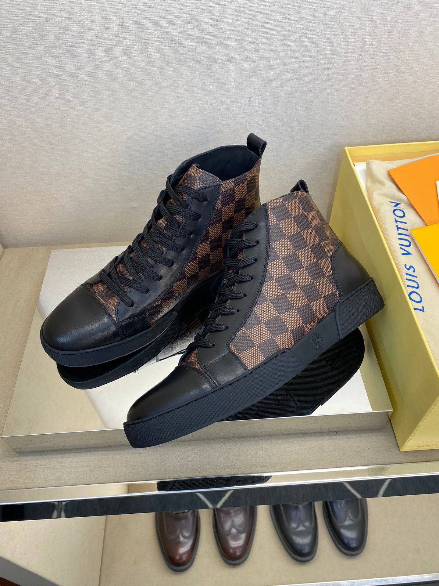 Sneakers