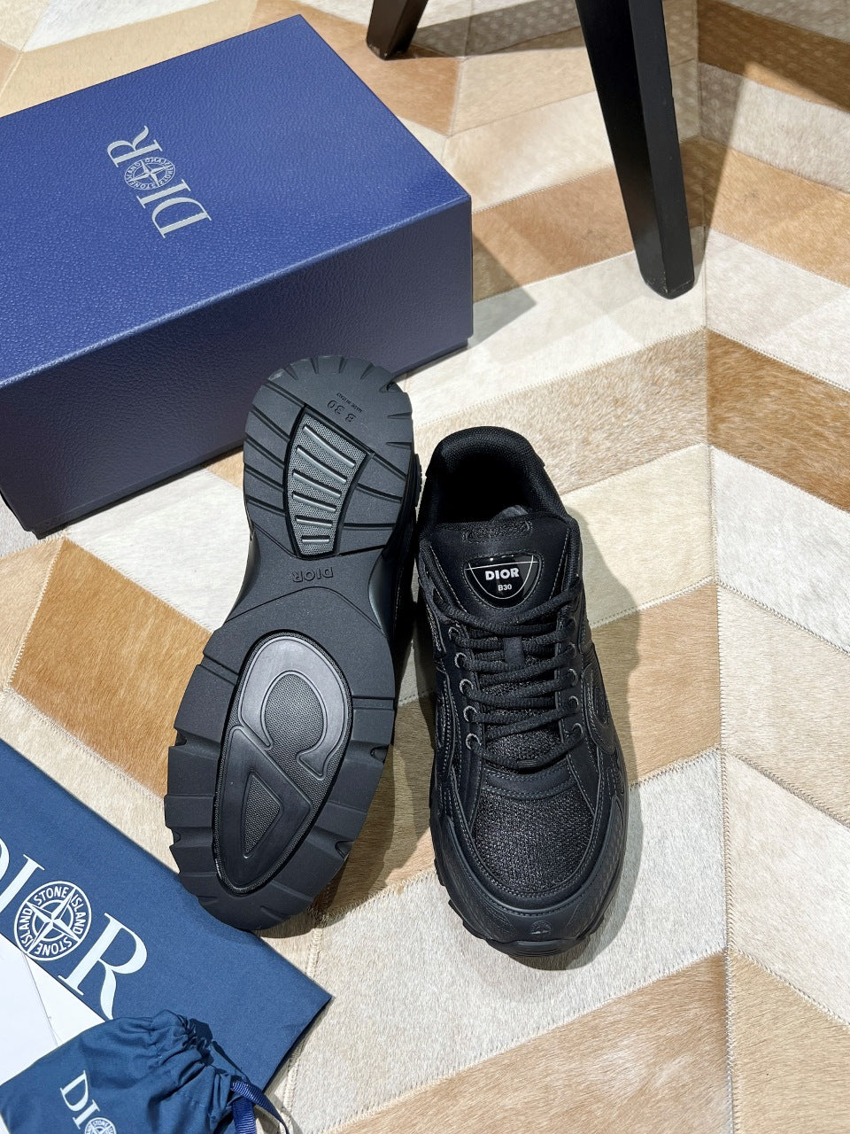 Unisex sneakers