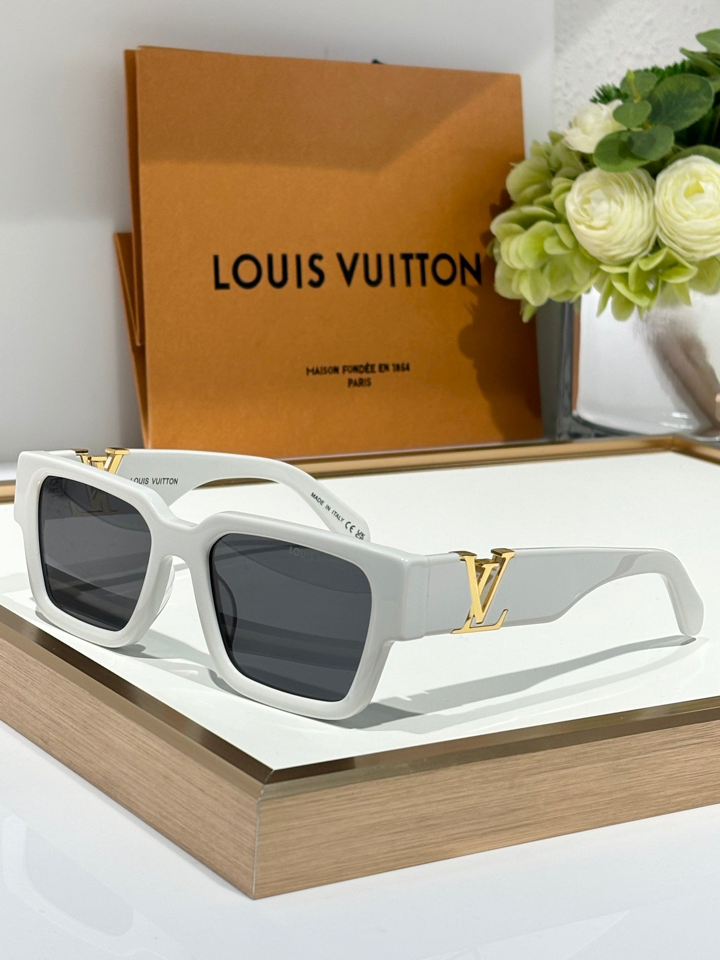 Sunglasses (6 Colors)