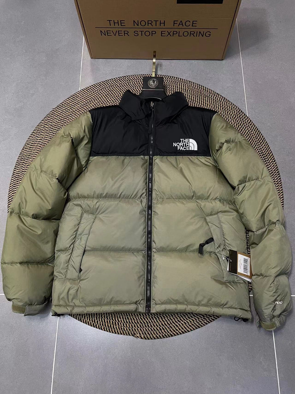 PUFFER JACKET