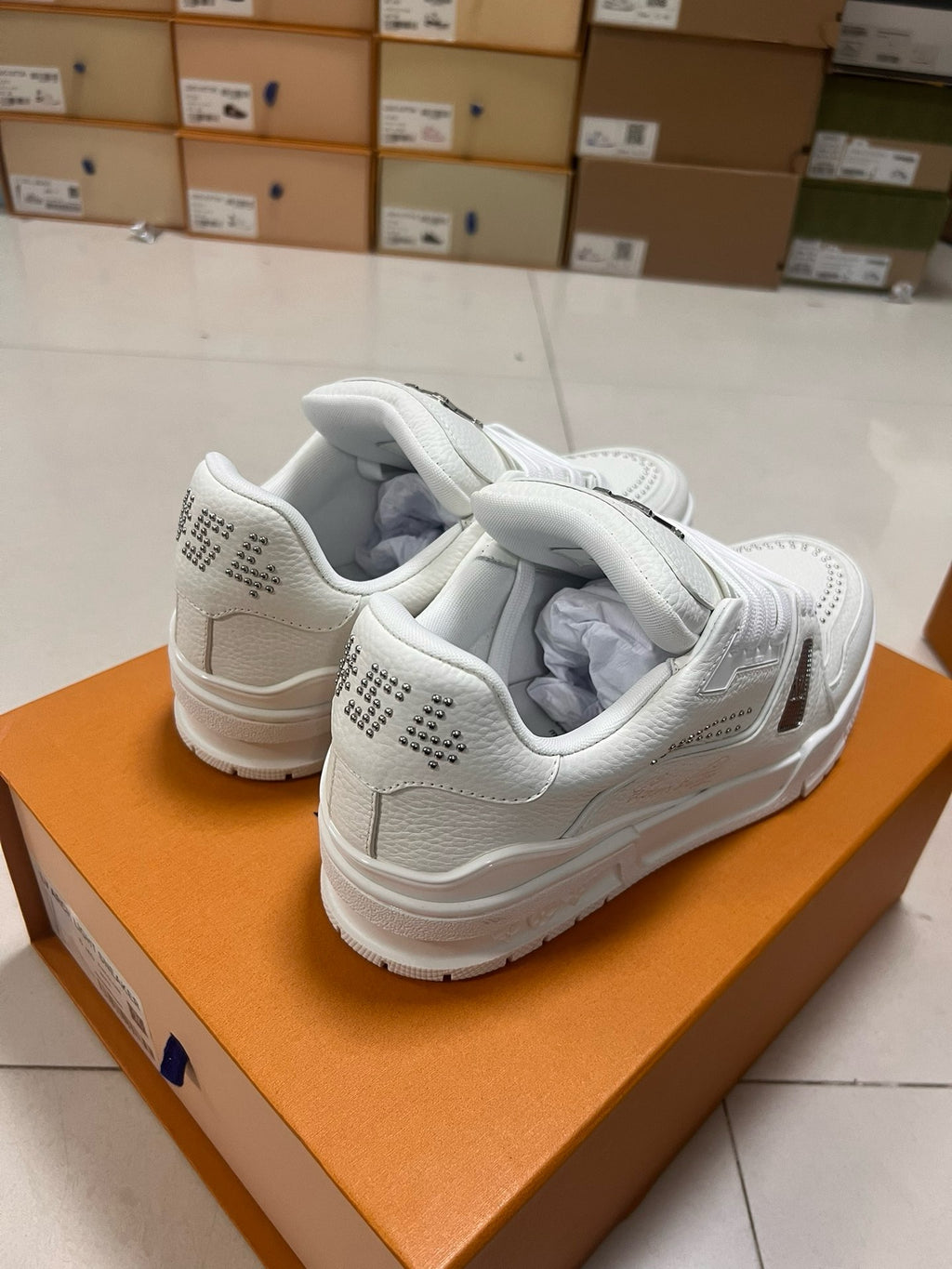 SNEAKERS