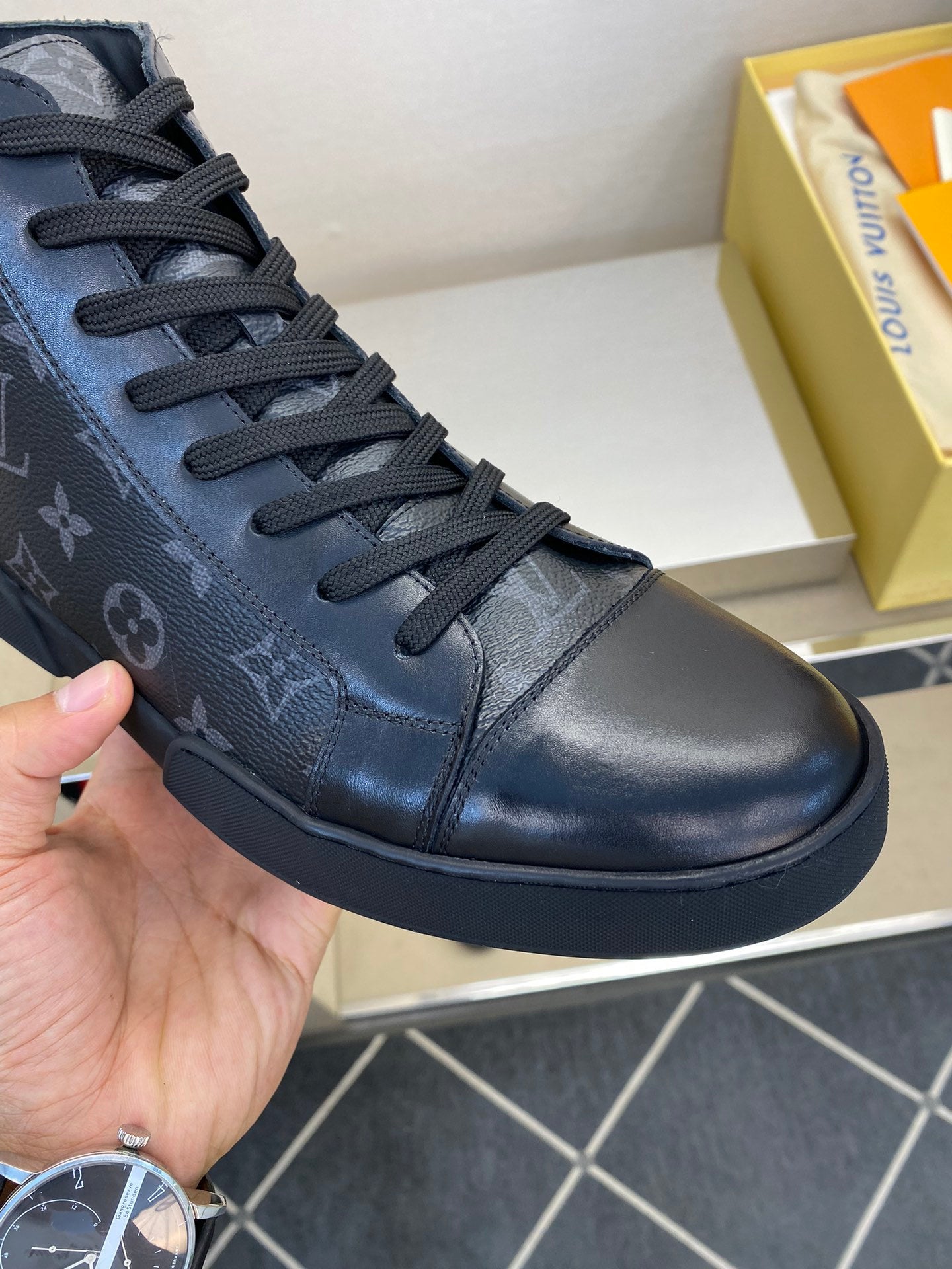 Sneakers