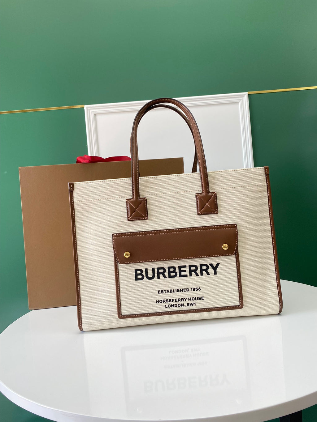 Women bag tote