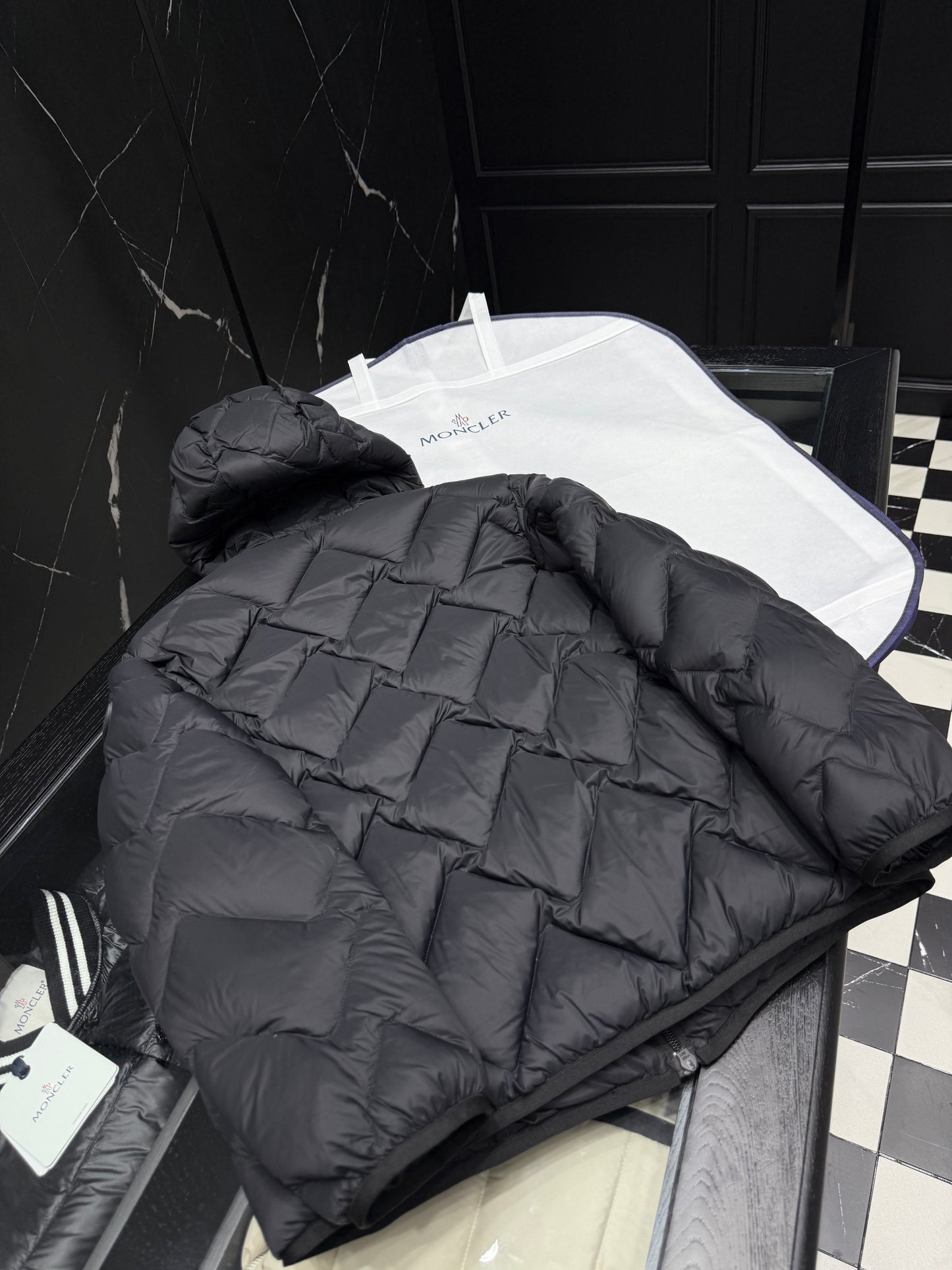 PUFFER JACKET