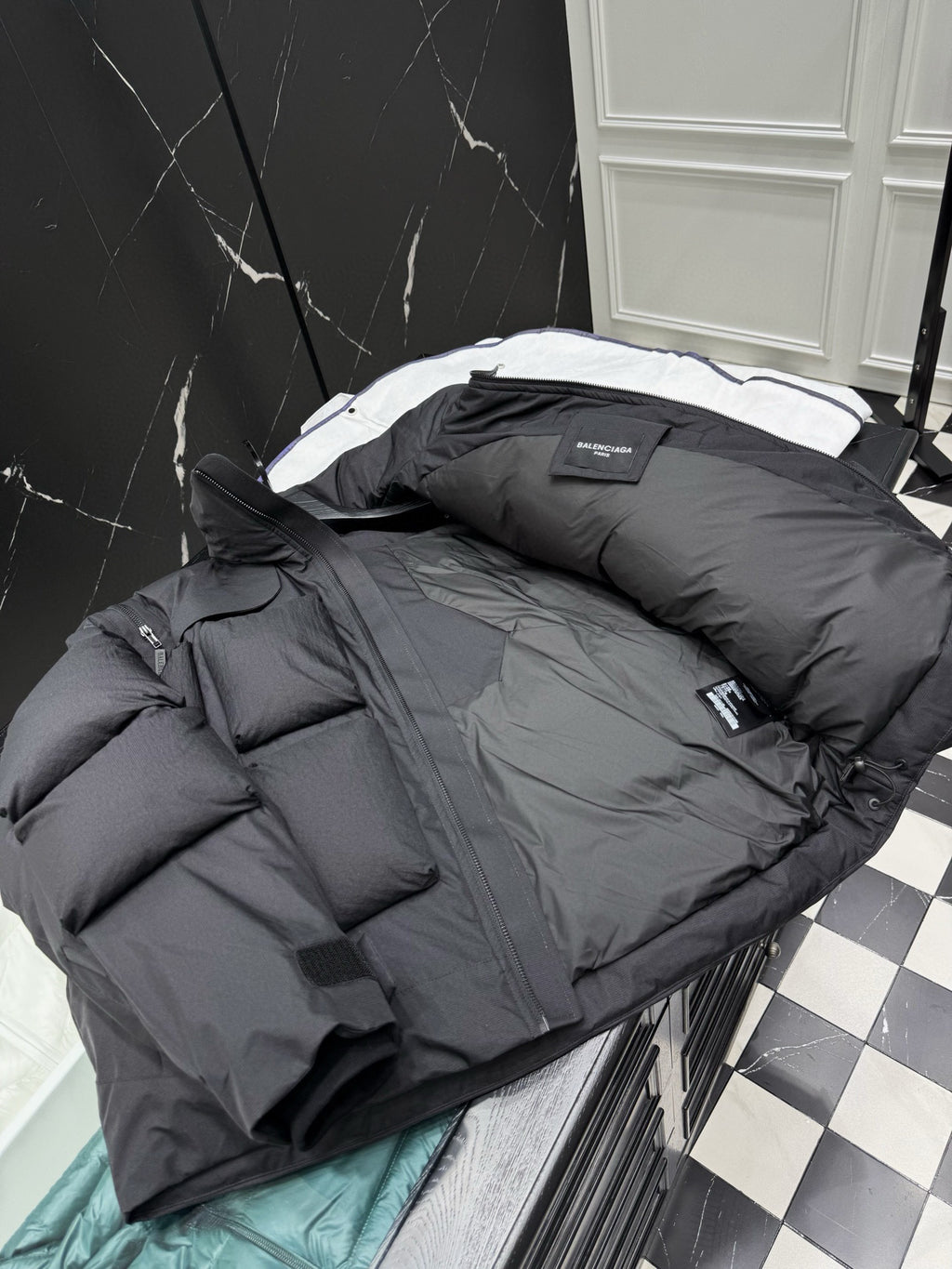 PUFFER JACKET
