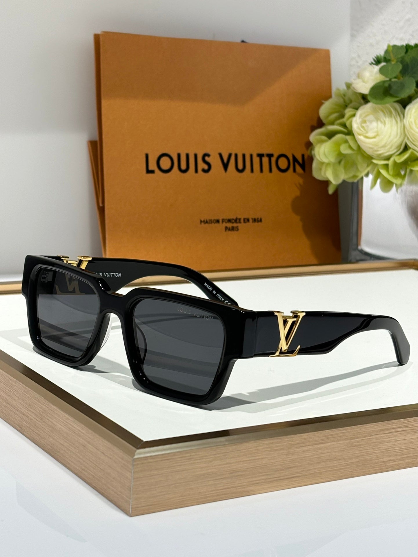 Sunglasses (6 Colors)