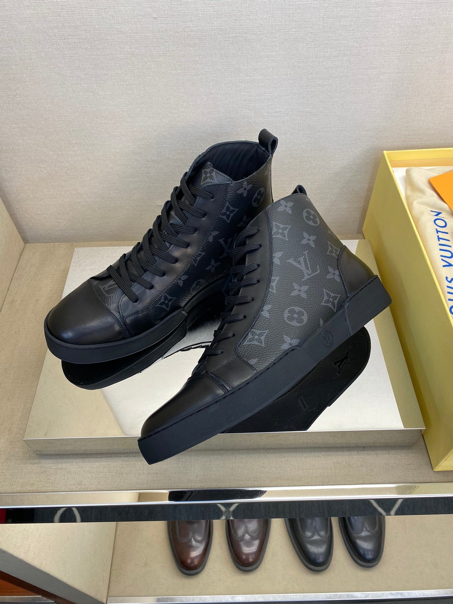 Sneakers