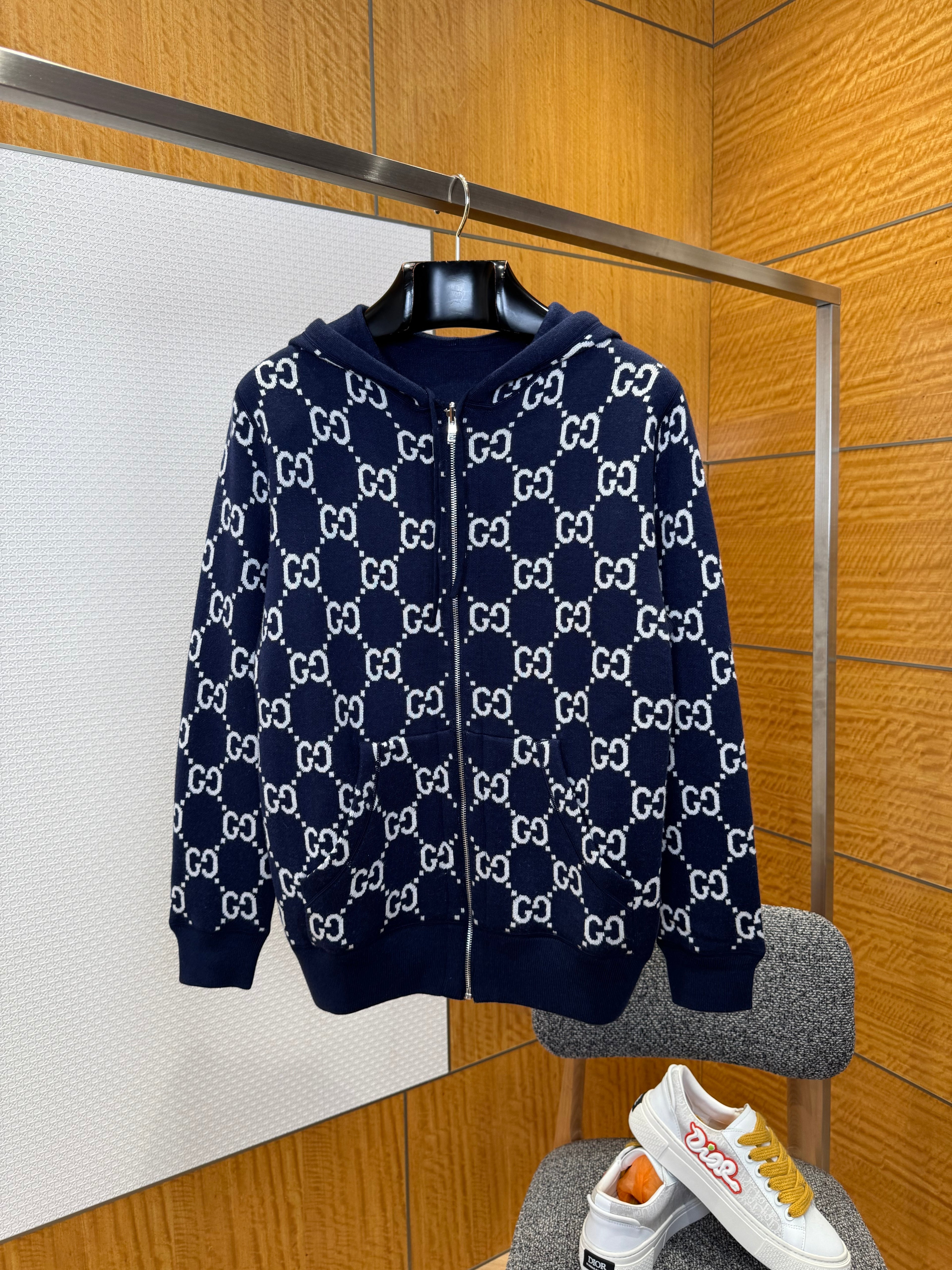 REVERSIBLE HOODIE