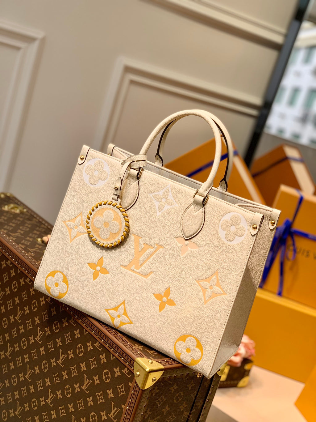 Women bag tote