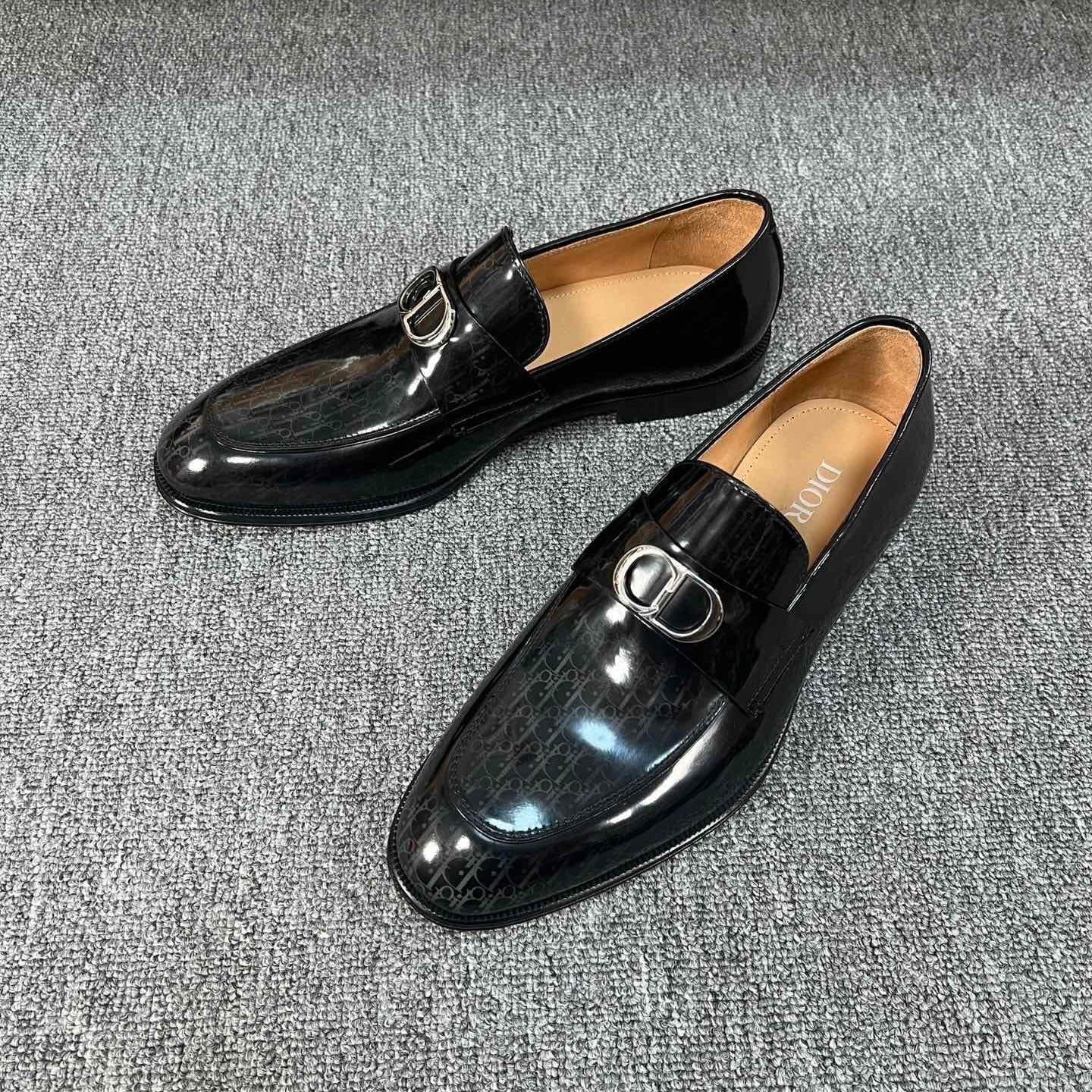 MEN LOAFERS