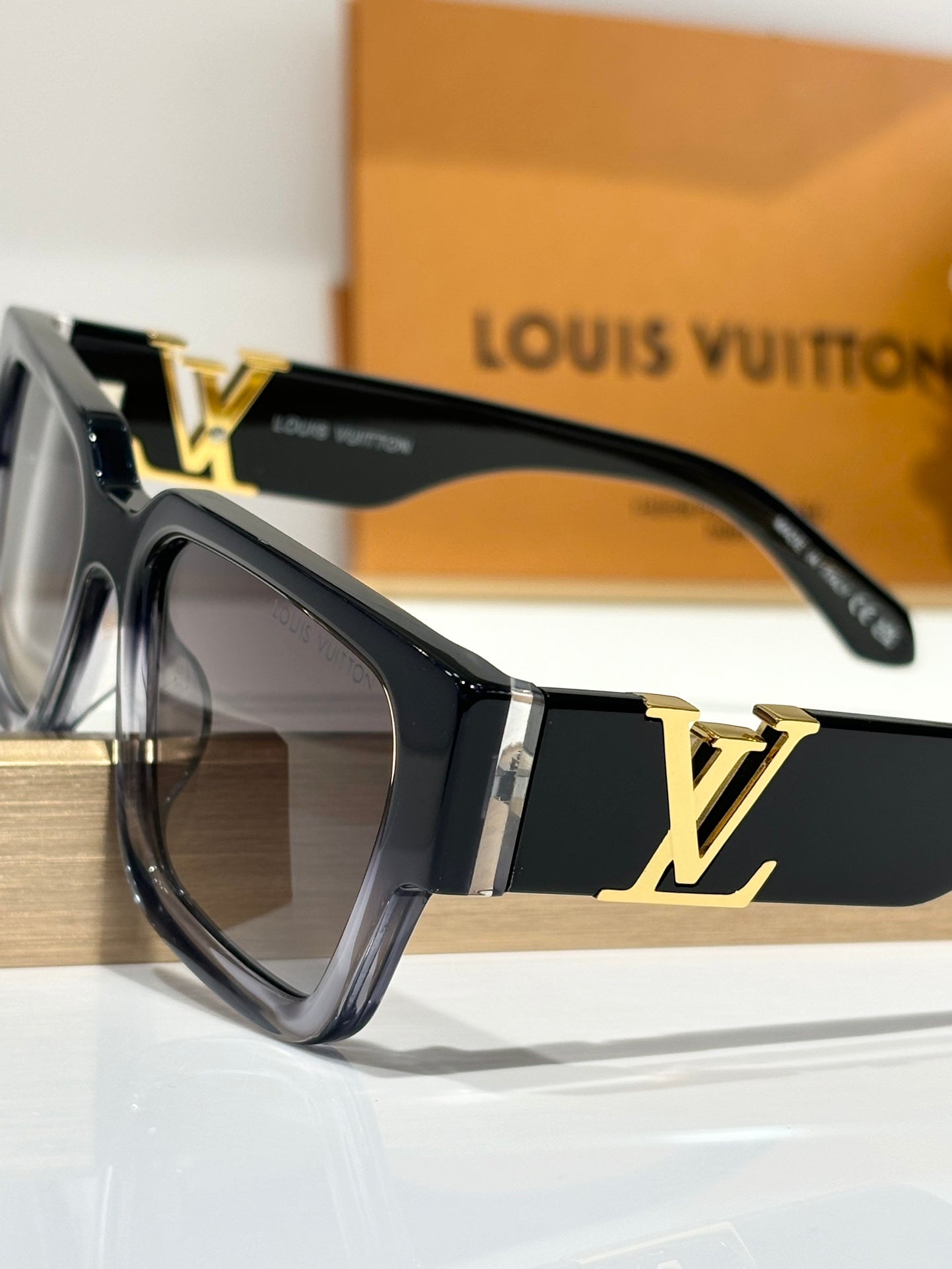 Sunglasses (6 Colors)