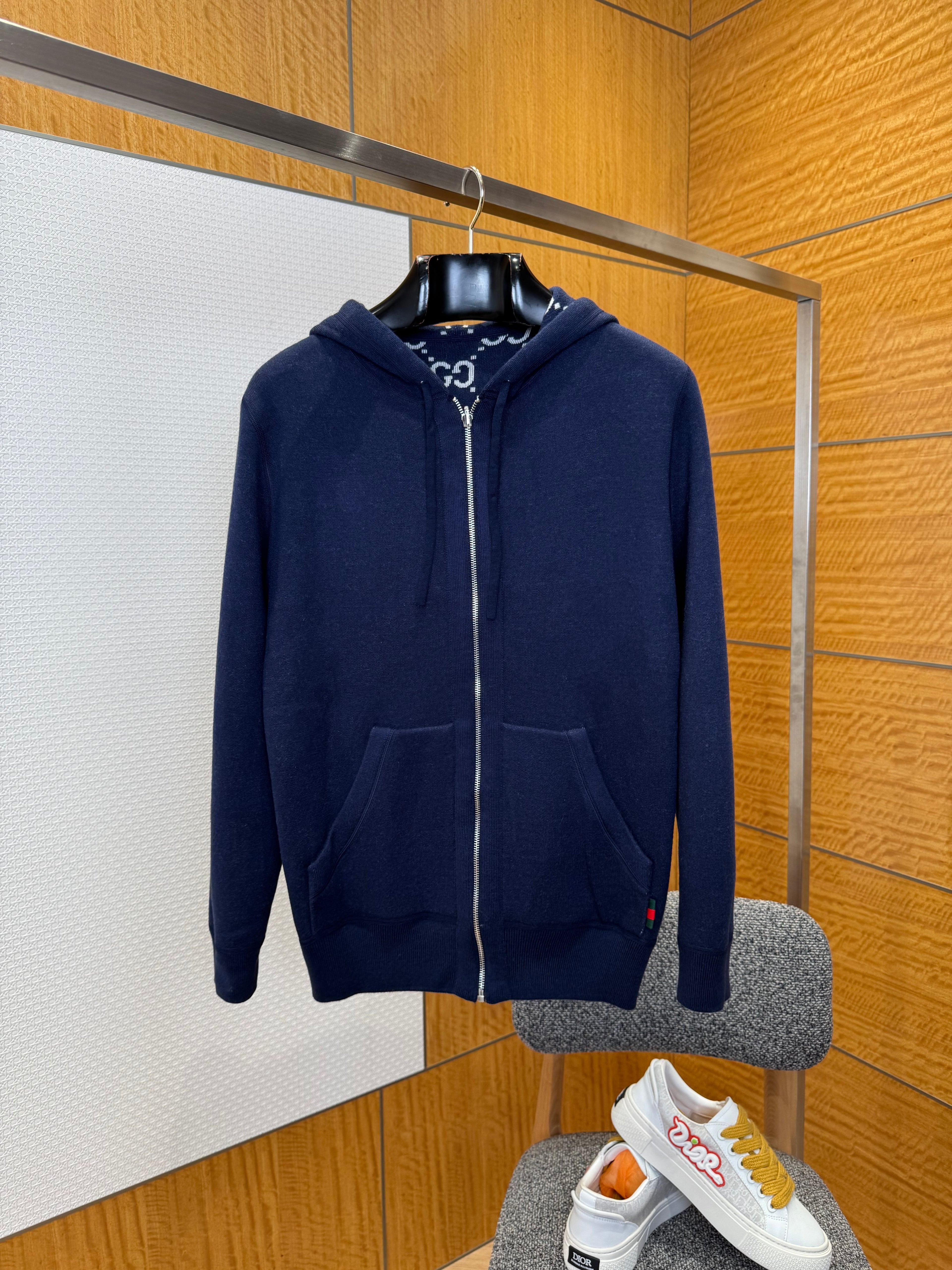 REVERSIBLE HOODIE