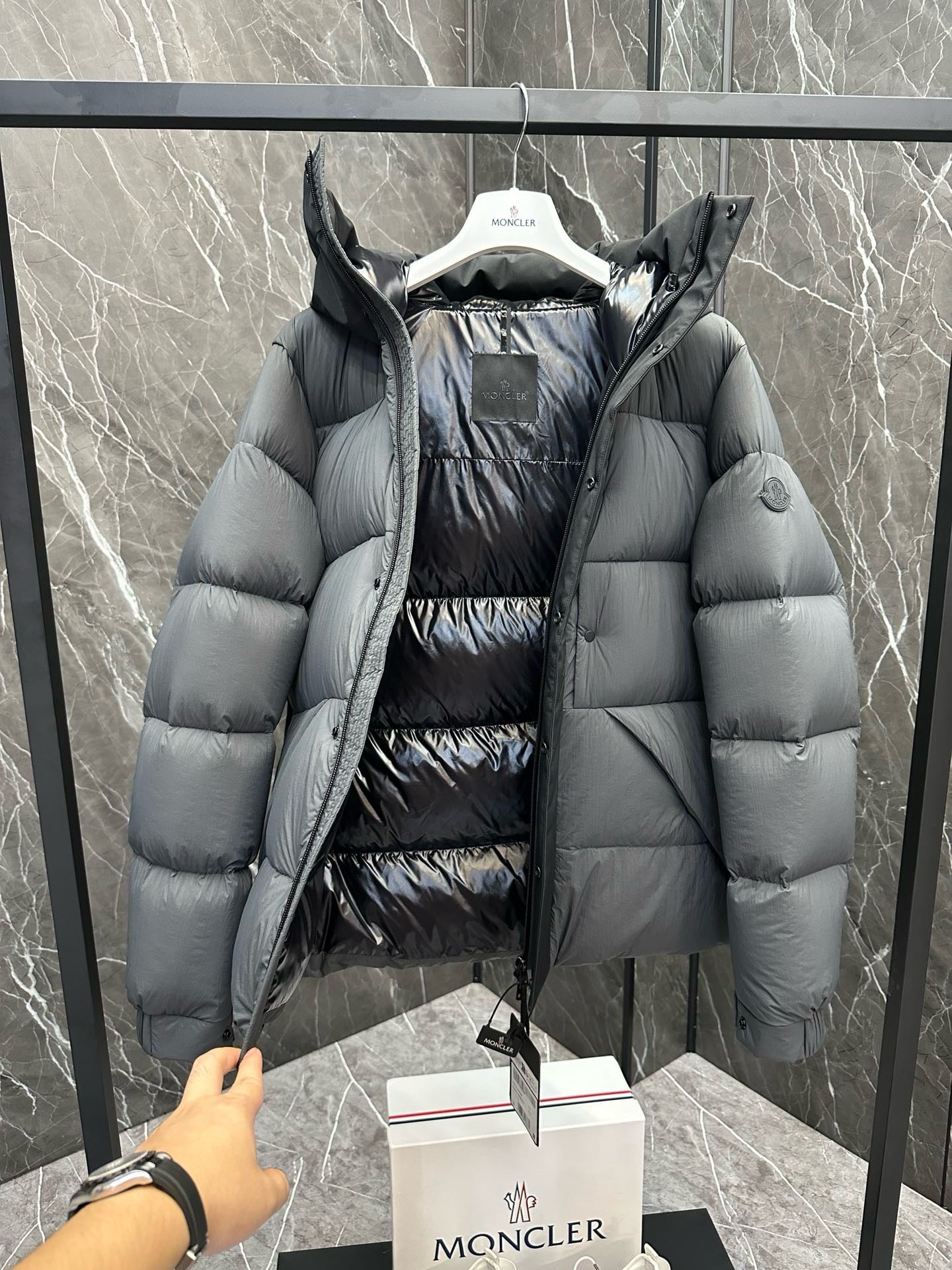 PUFFER JACKET
