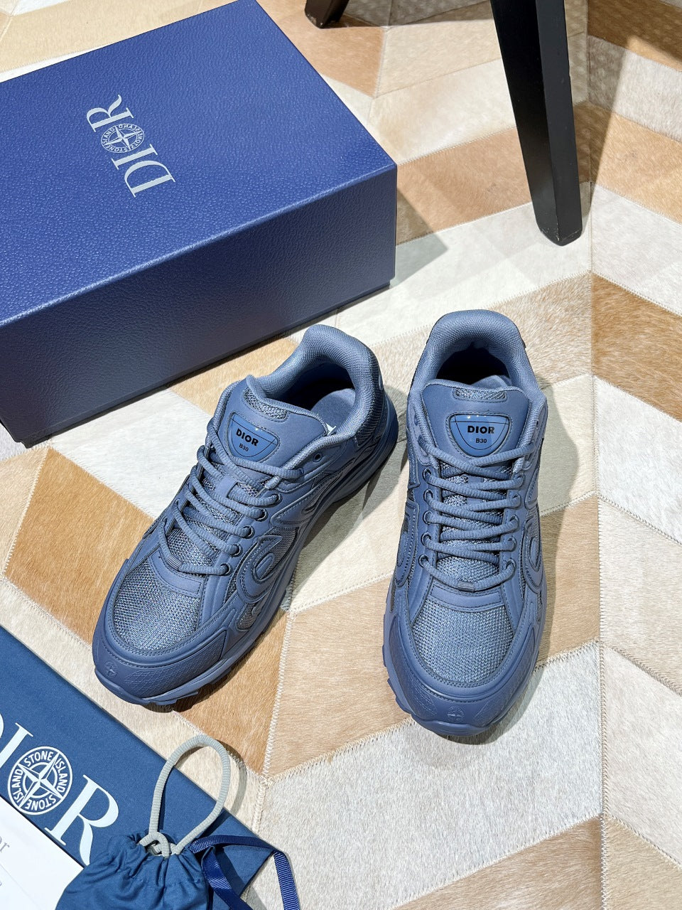 Unisex sneakers