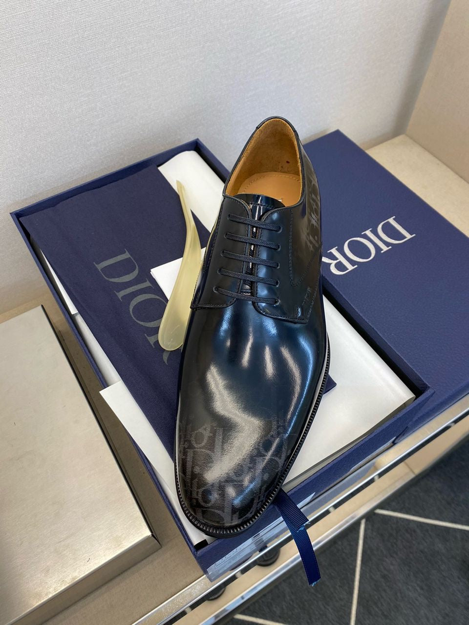 Formal shoes