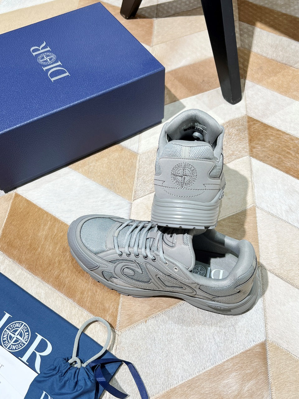 Unisex sneakers