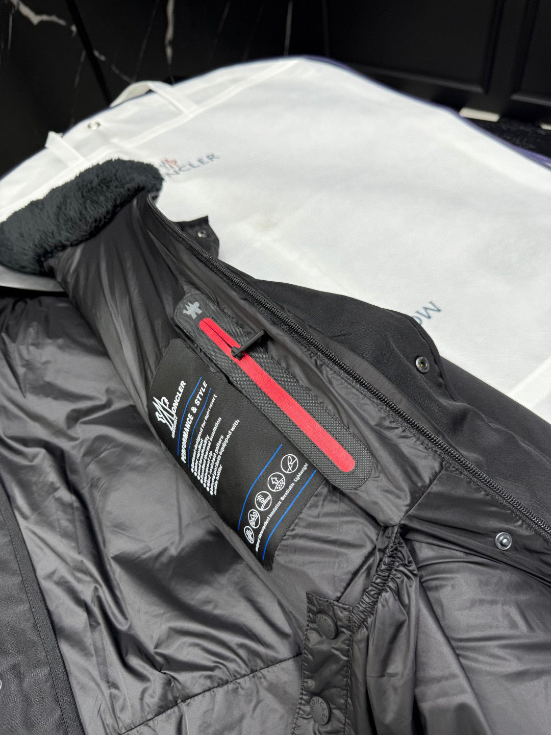 PUFFER JACKET