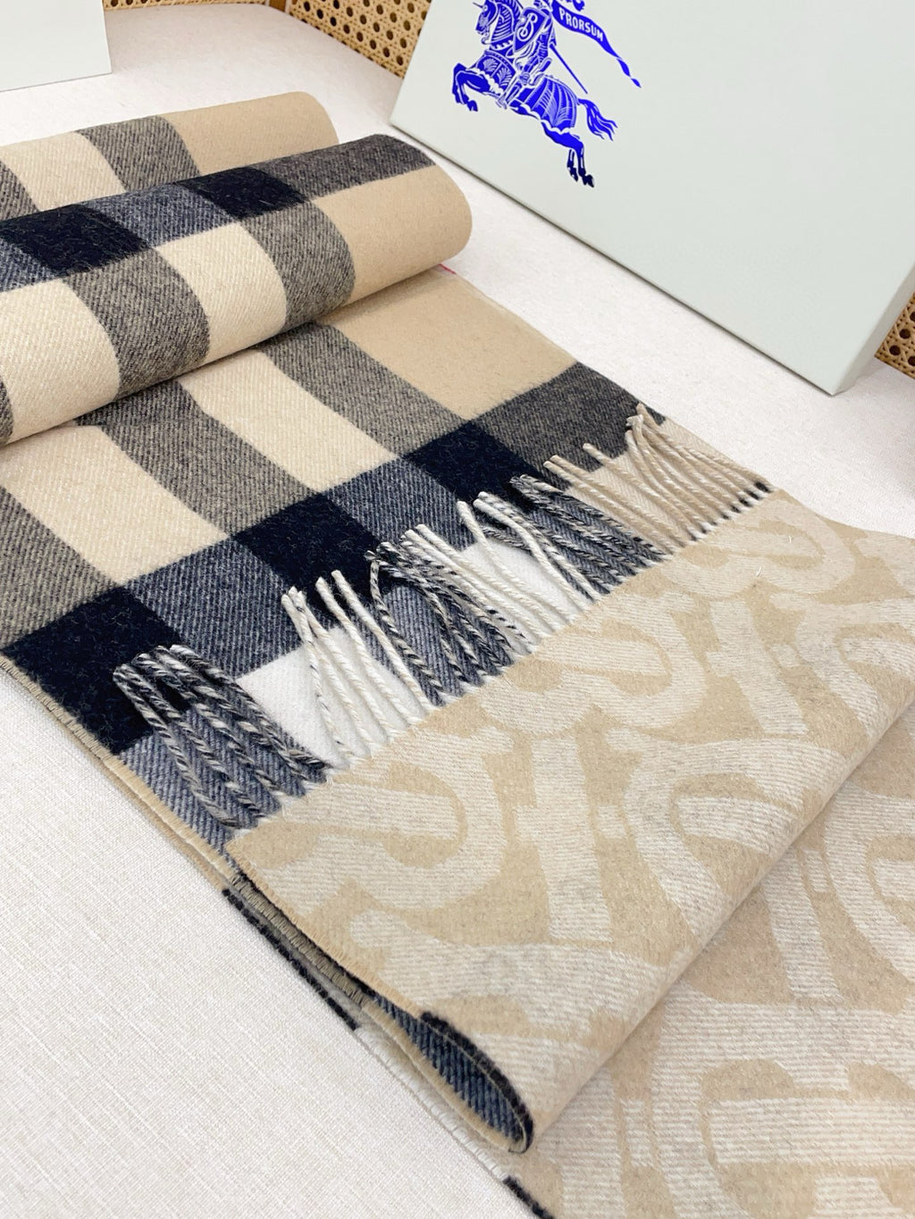 Unisex scarf