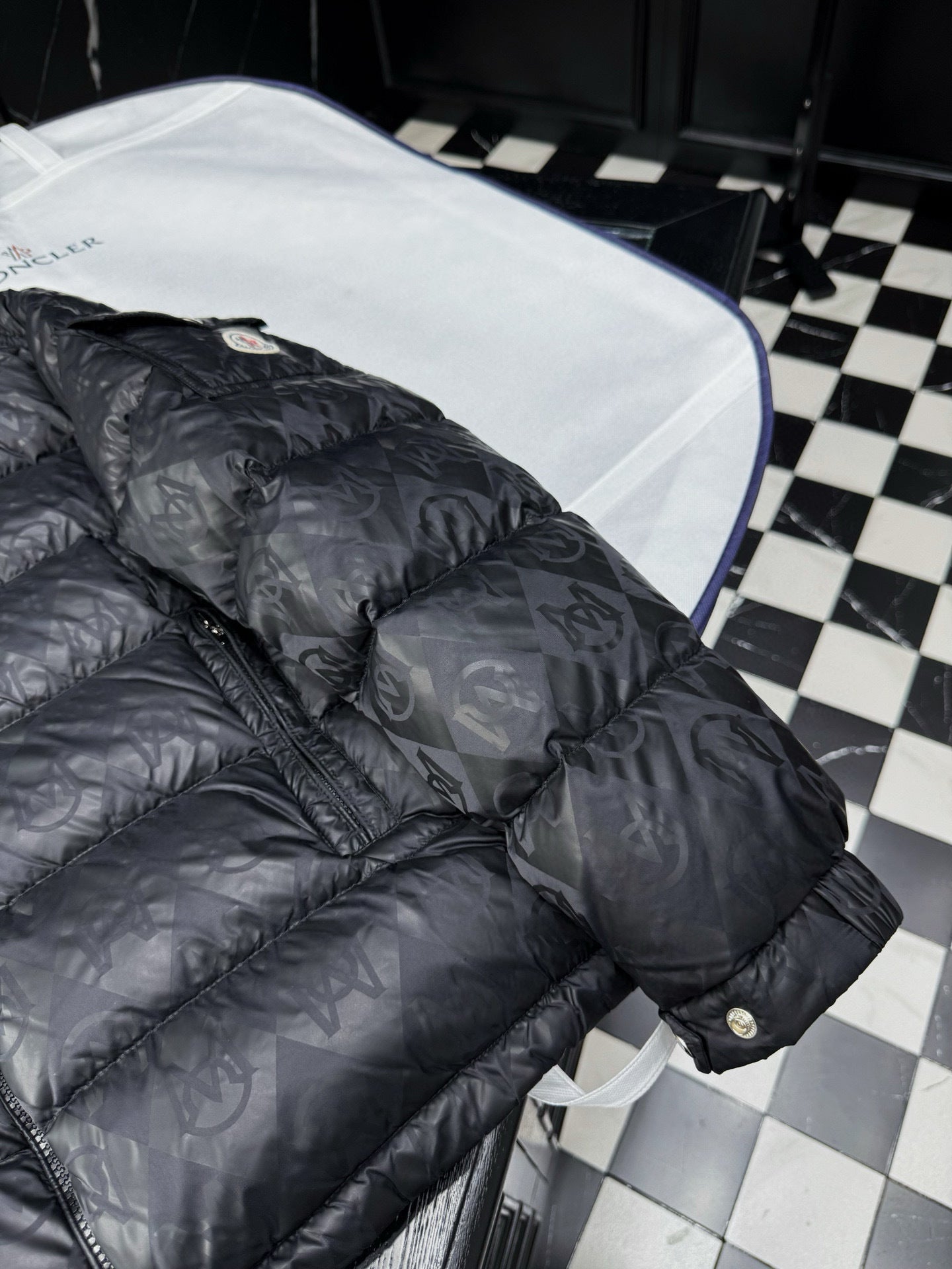 PUFFER JACKET