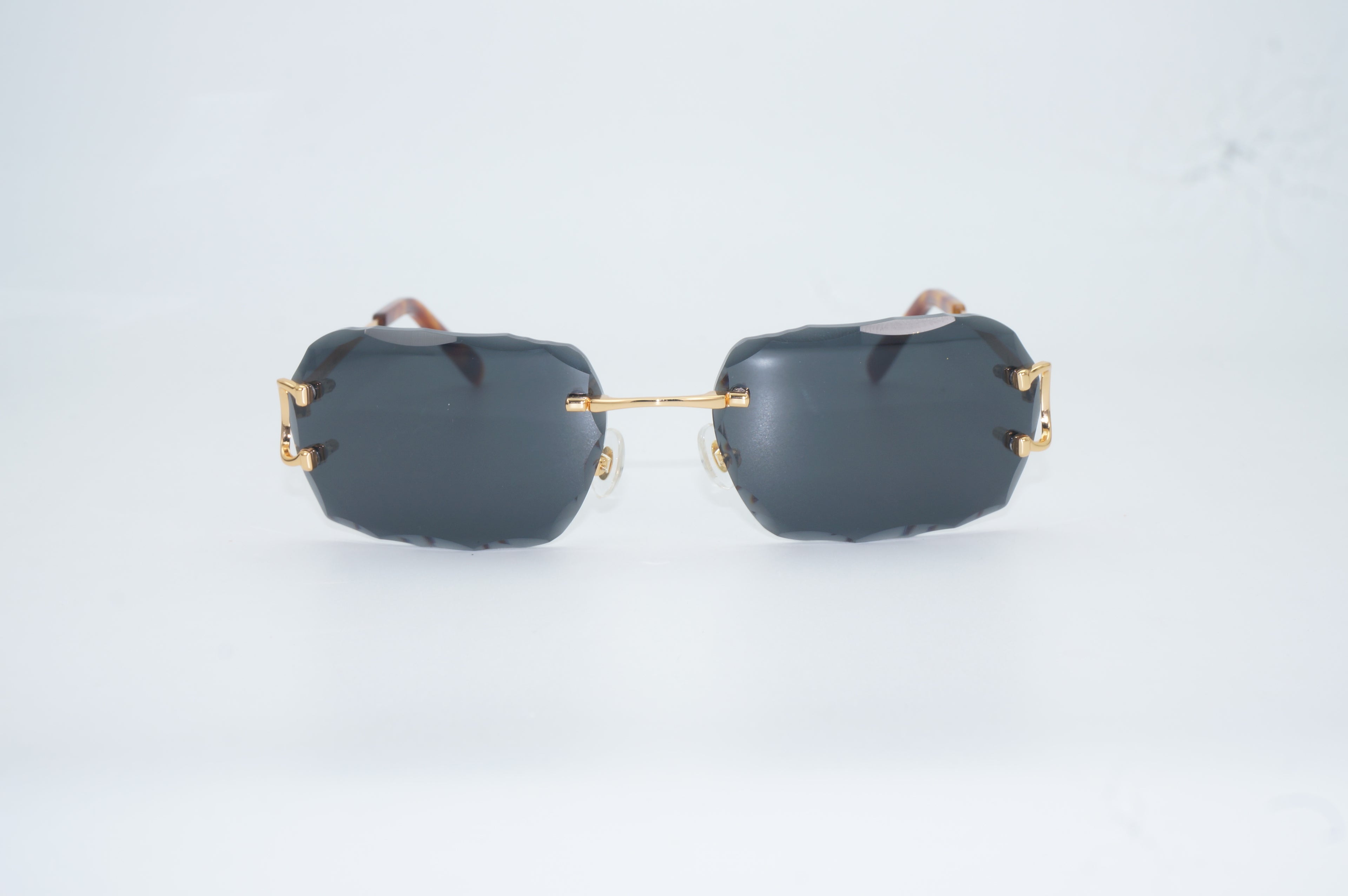 Diamond cut lens sunglasses