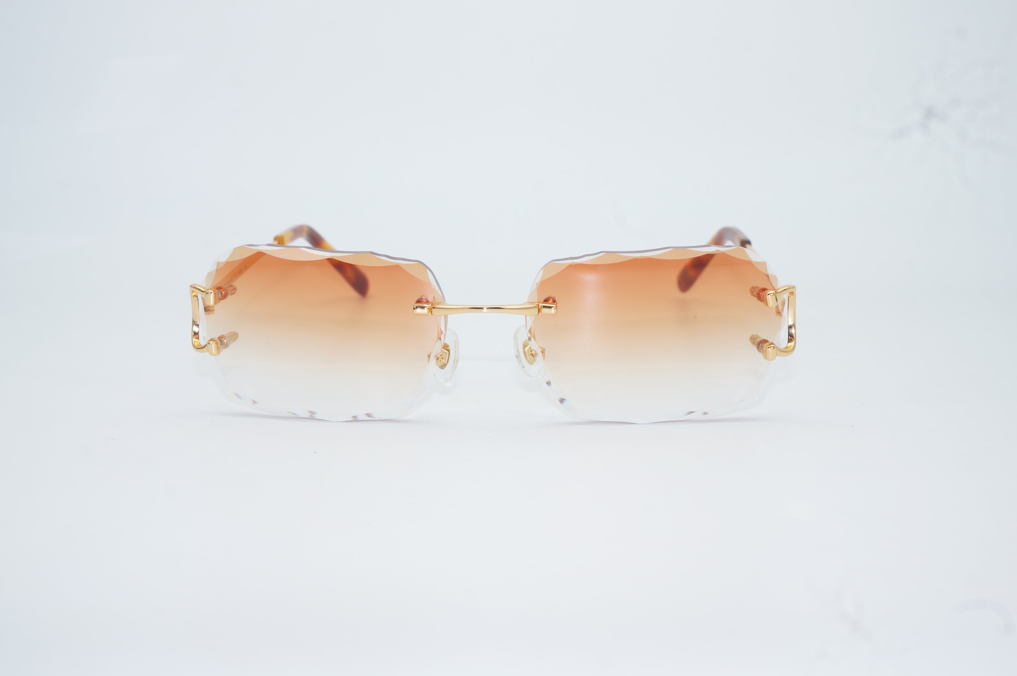 Diamond cut lens sunglasses