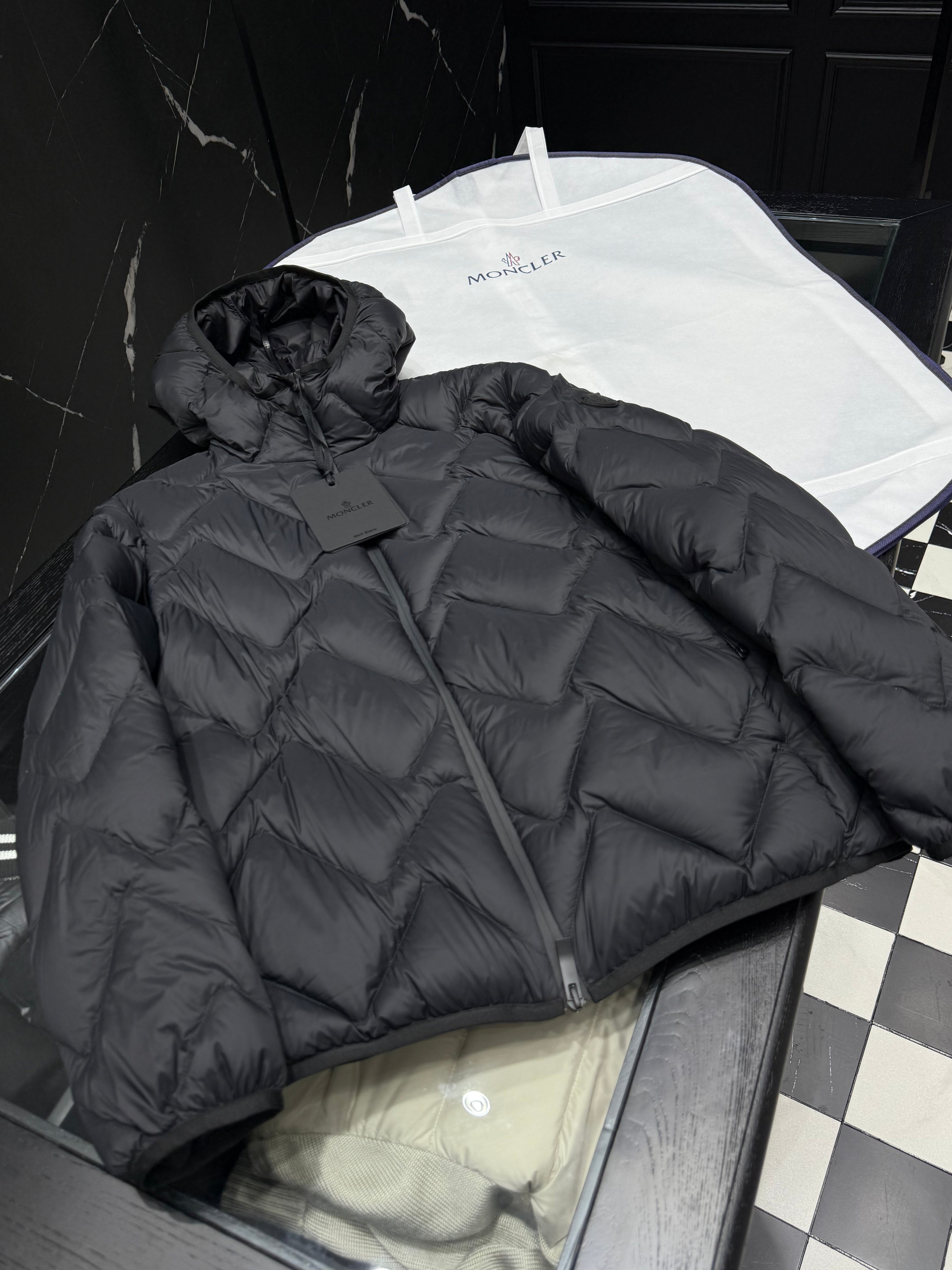 PUFFER JACKET