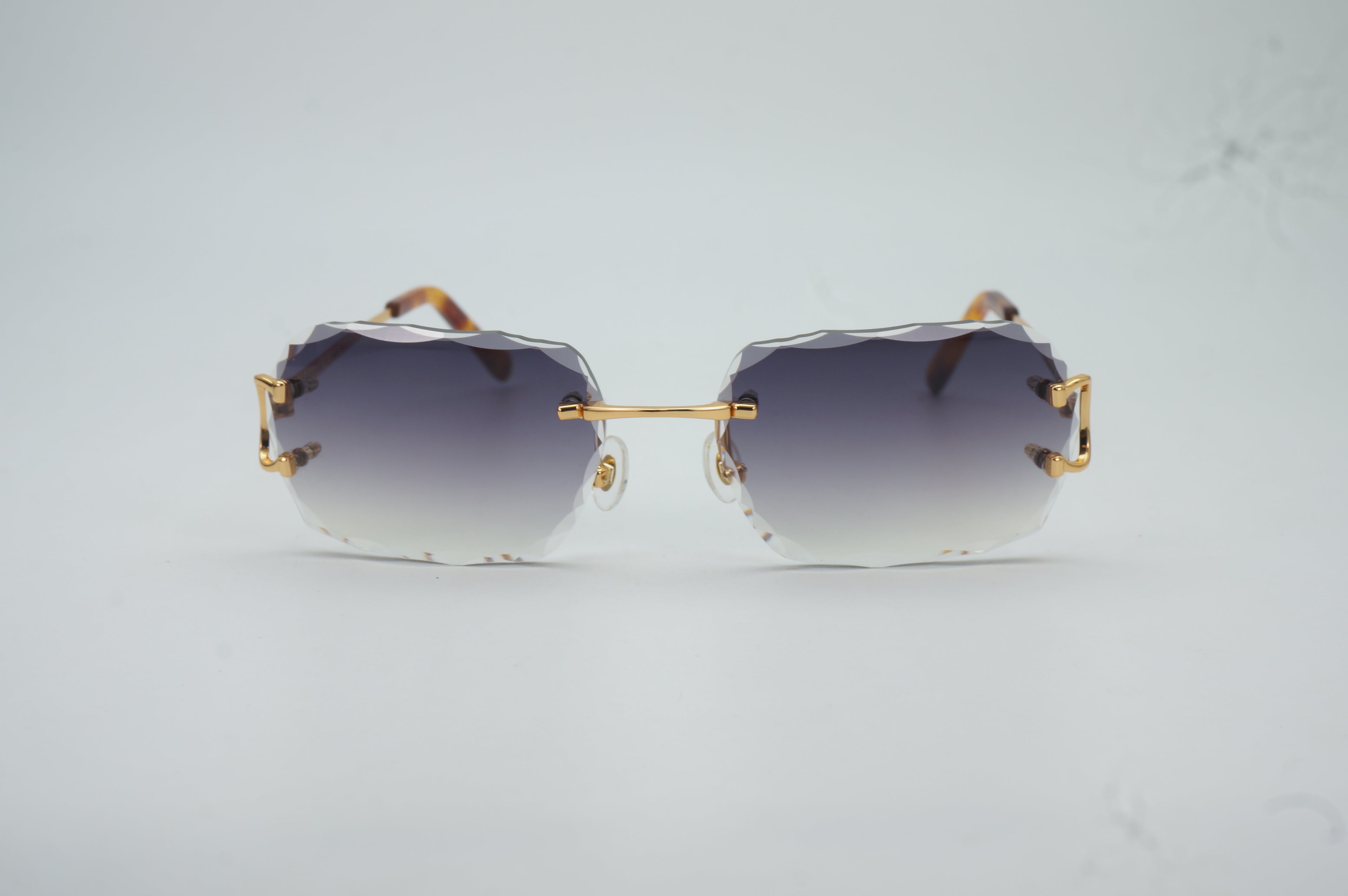 Diamond cut lens sunglasses