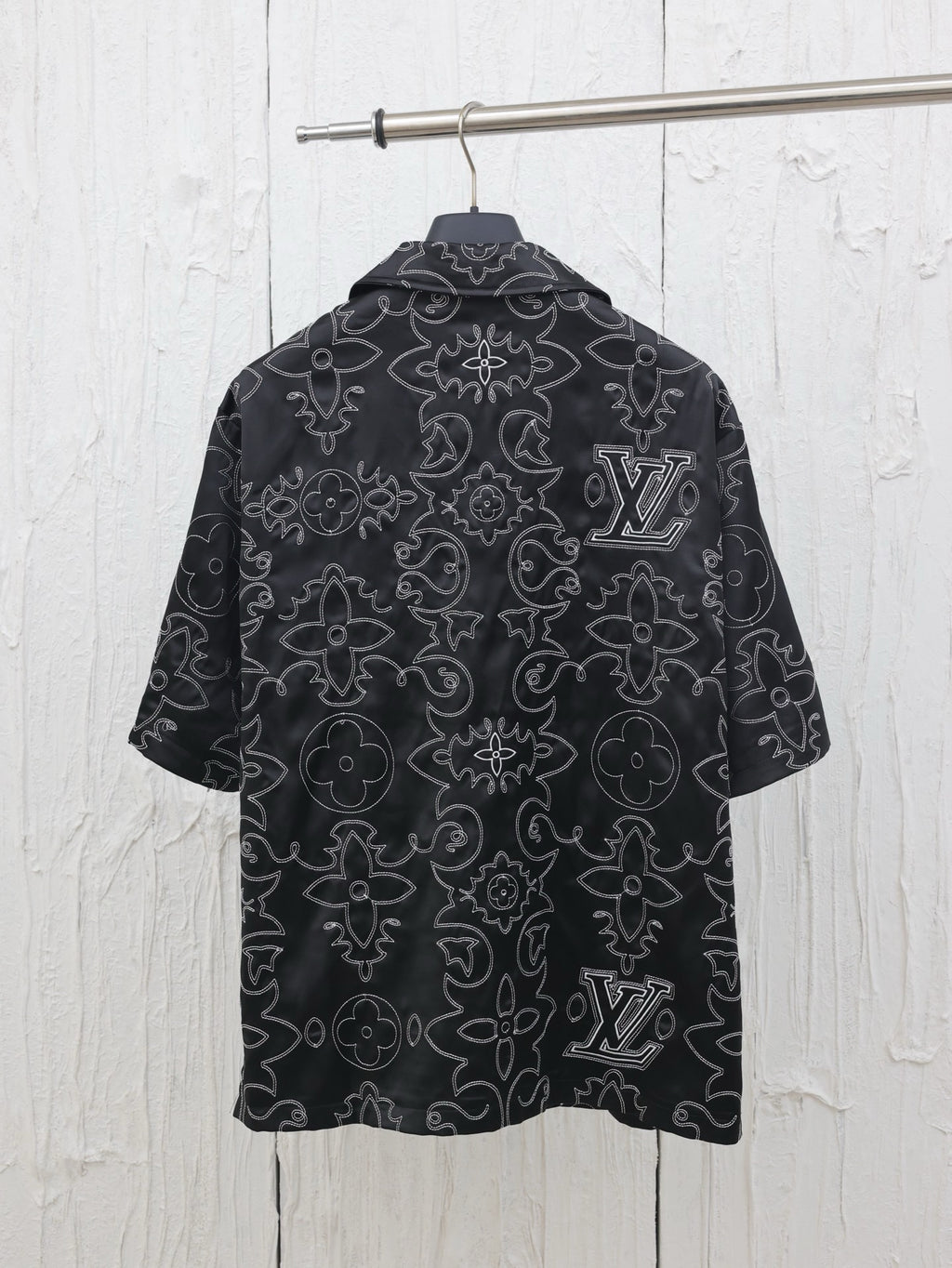 Half sleeve shirt