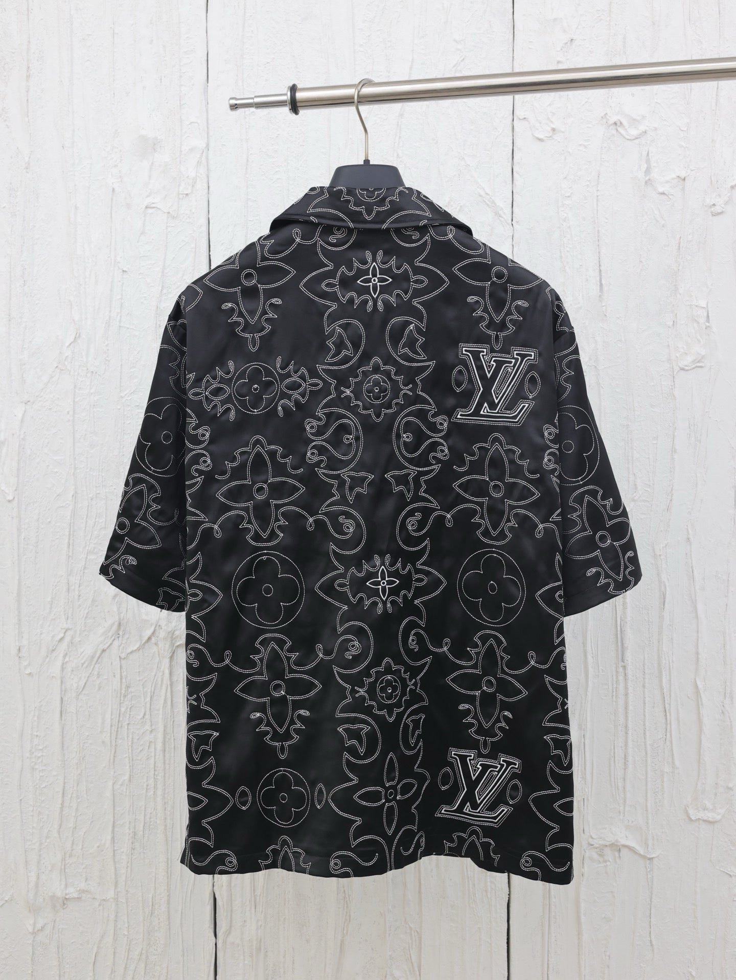 Half sleeve shirt