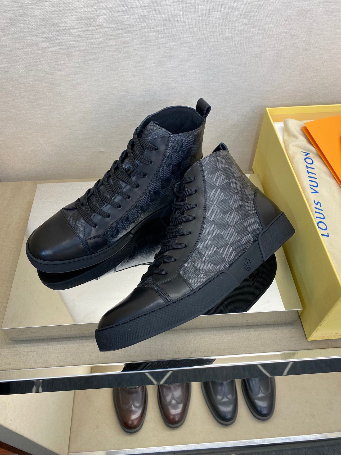 Sneakers